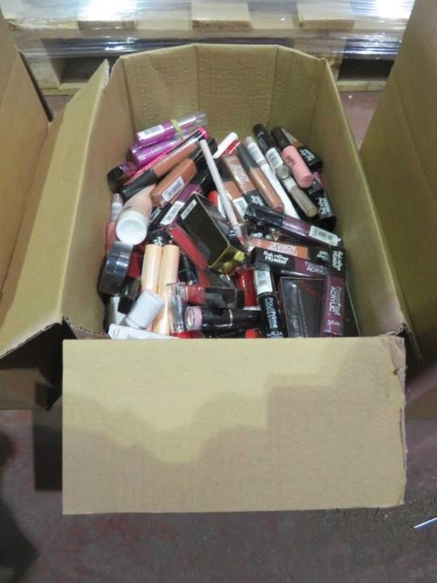 Circa. 200 items of various new make up acadamy make up to include: power pout acrylic, skin - Image 2 of 2