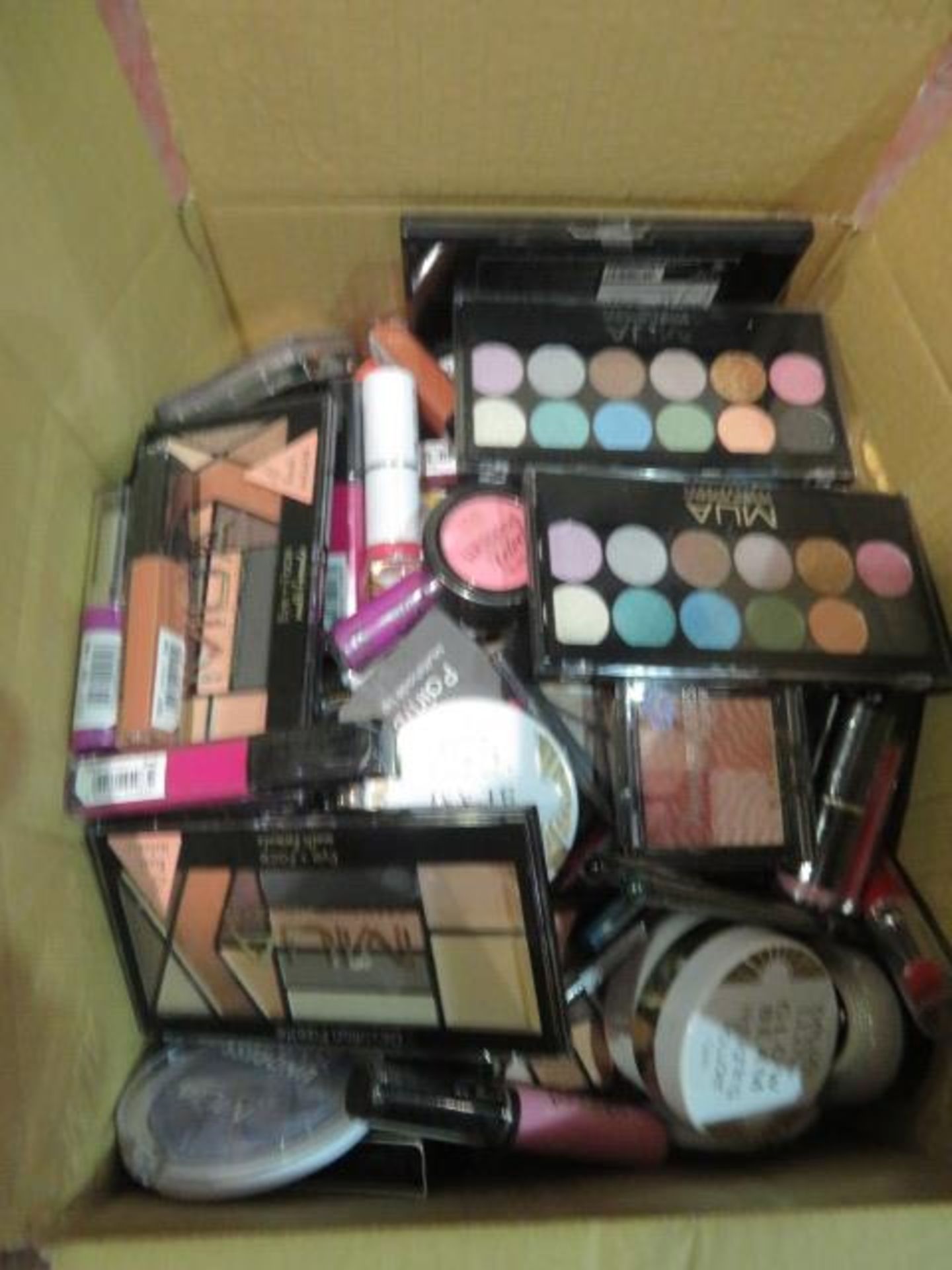 Circa. 200 items of various new make up acadamy make up to include: eye+face devotion eyeshadow