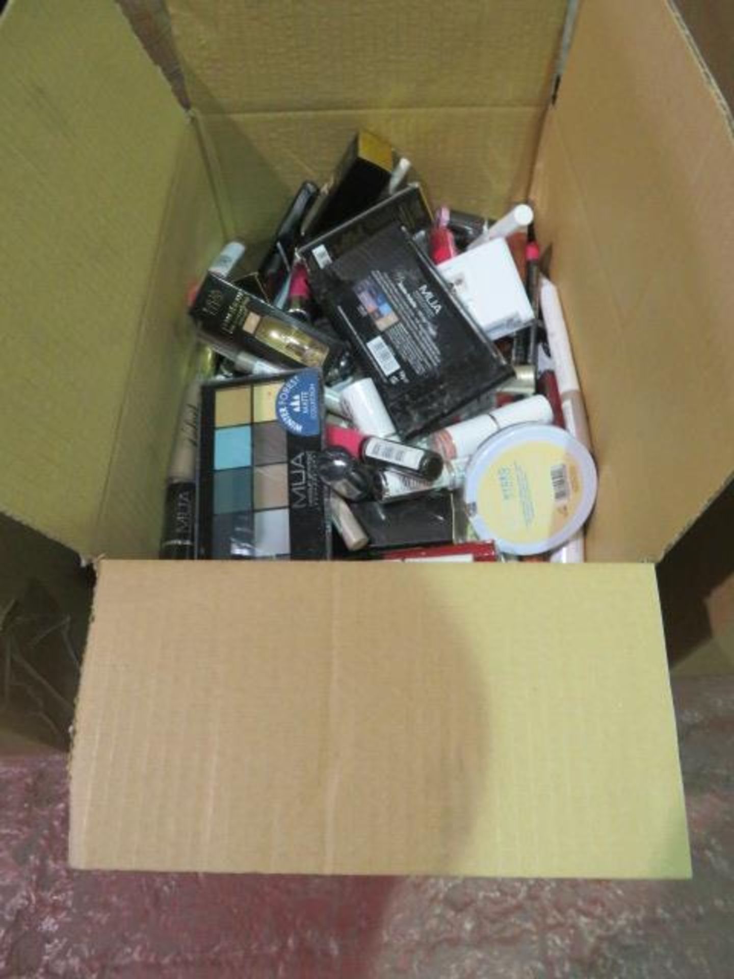 Circa. 200 items of various new make up acadamy make up to include: skin define hydro powder, - Image 2 of 2