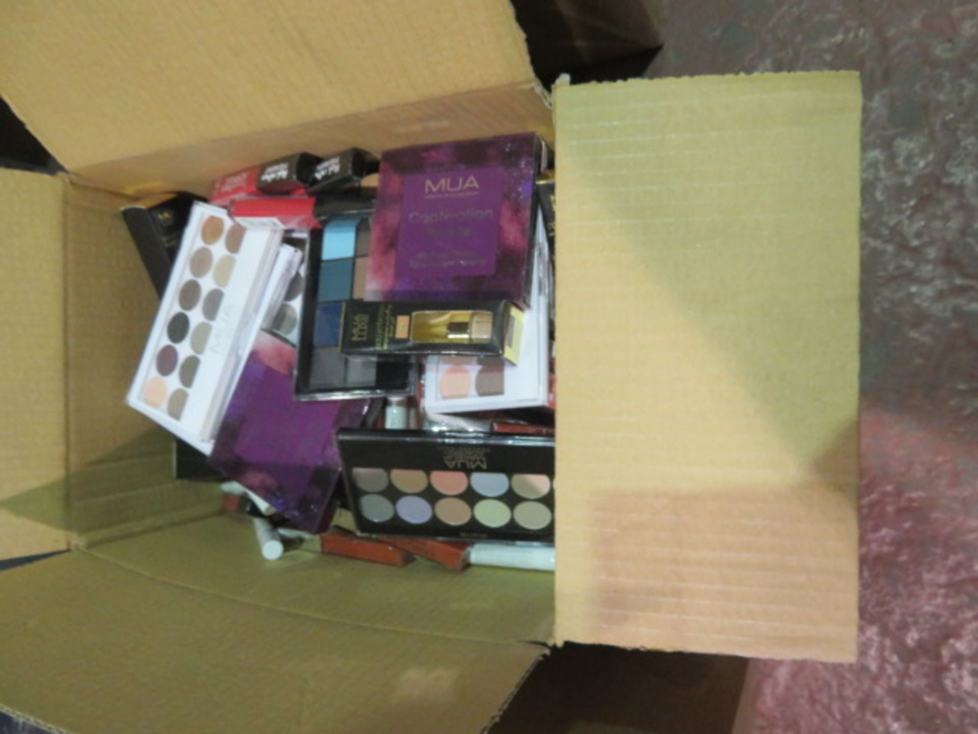 Circa. 200 items of various new make up acadamy make up to include: captivation palette, power - Image 2 of 2