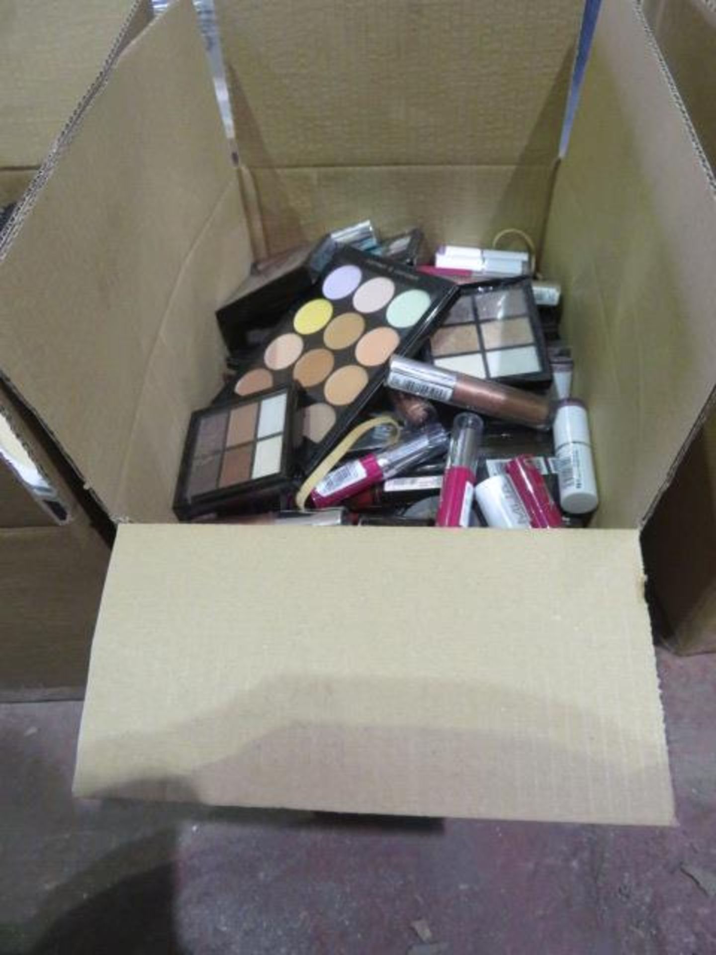 Circa. 200 items of various new make up acadamy make up to include: sweet sheen lip balm, 6 shade - Image 2 of 2