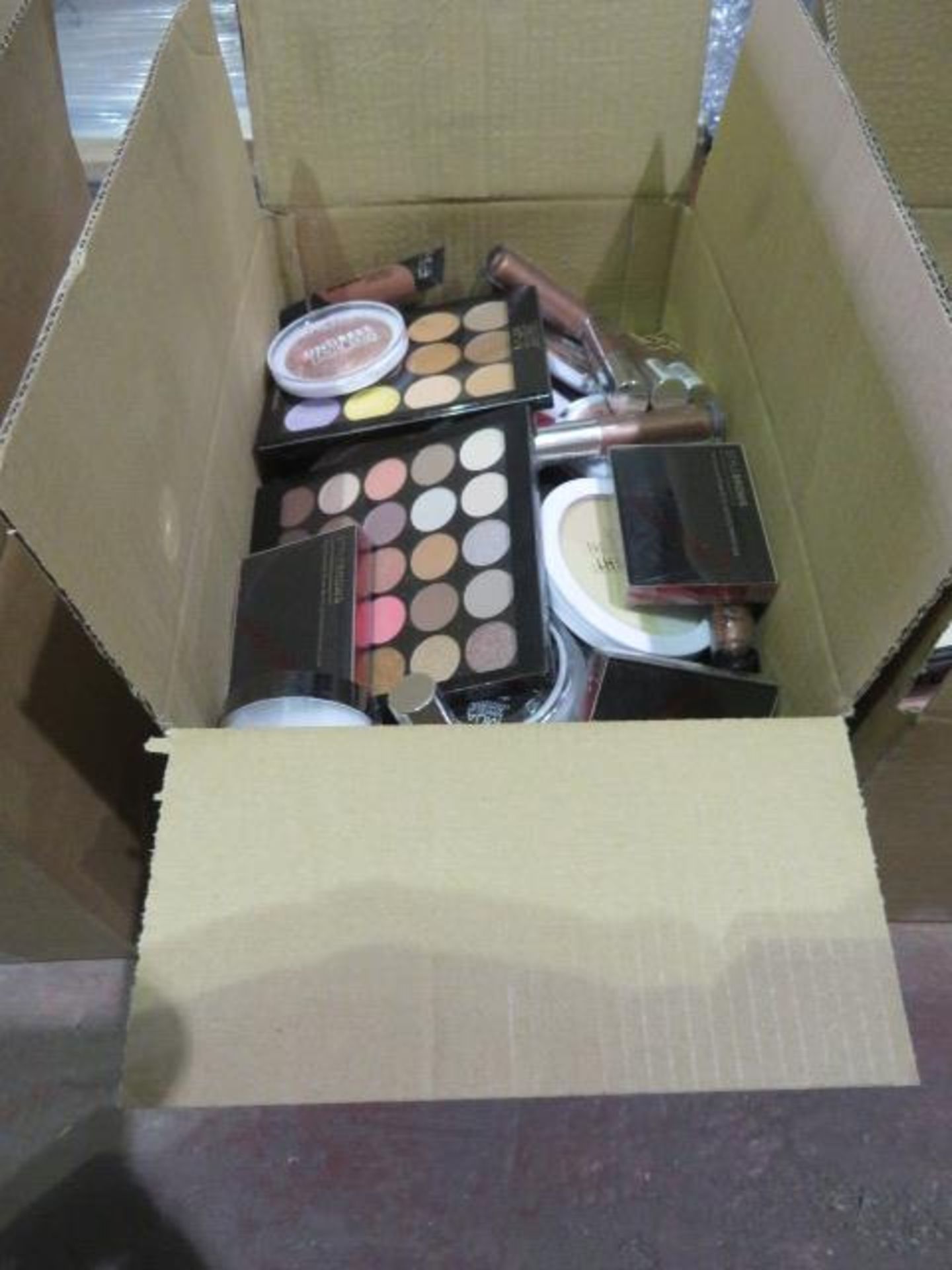 Circa. 200 items of various new make up acadamy make up to include: undress your skin shimmer - Image 2 of 2