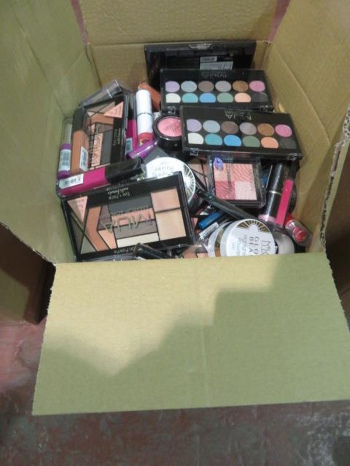 Circa. 200 items of various new make up acadamy make up to include: eye+face devotion eyeshadow - Image 2 of 2