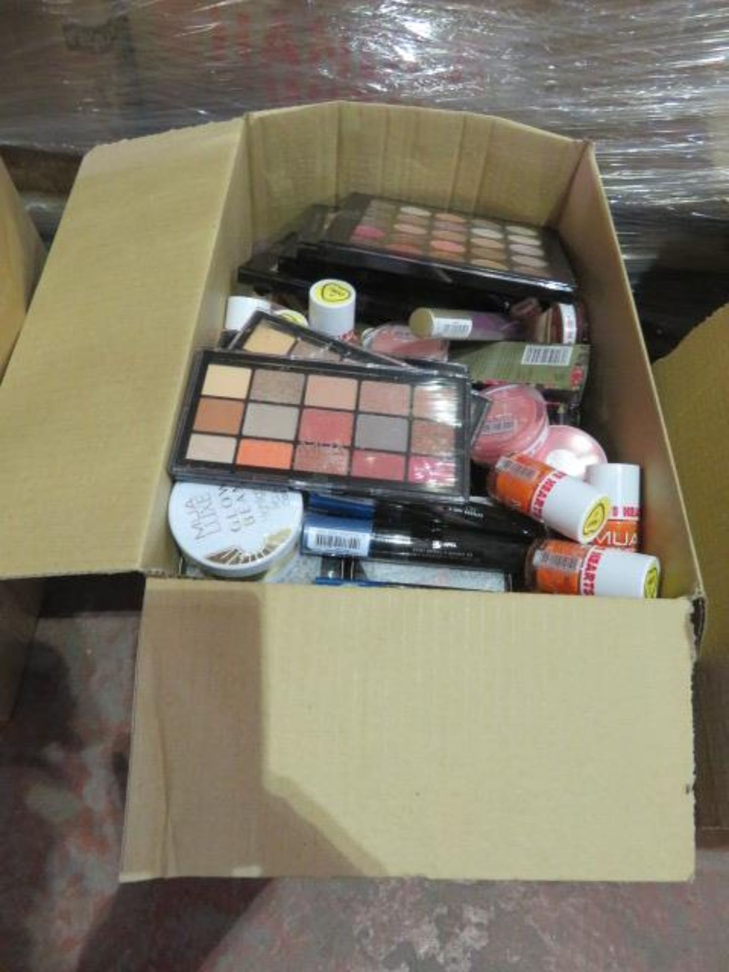 Circa. 200 items of various new make up acadamy make up to include: glow beam highlighting powder, - Image 2 of 2