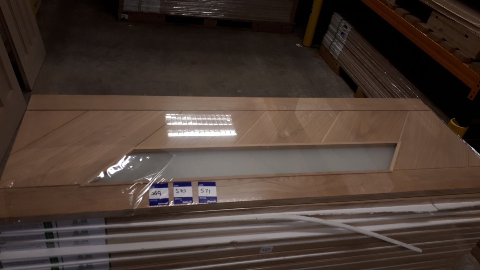 5 x Monza 7 Panel Oak 1 Light Satin 78”x27”x35mm - Lots to be handed out in order they are