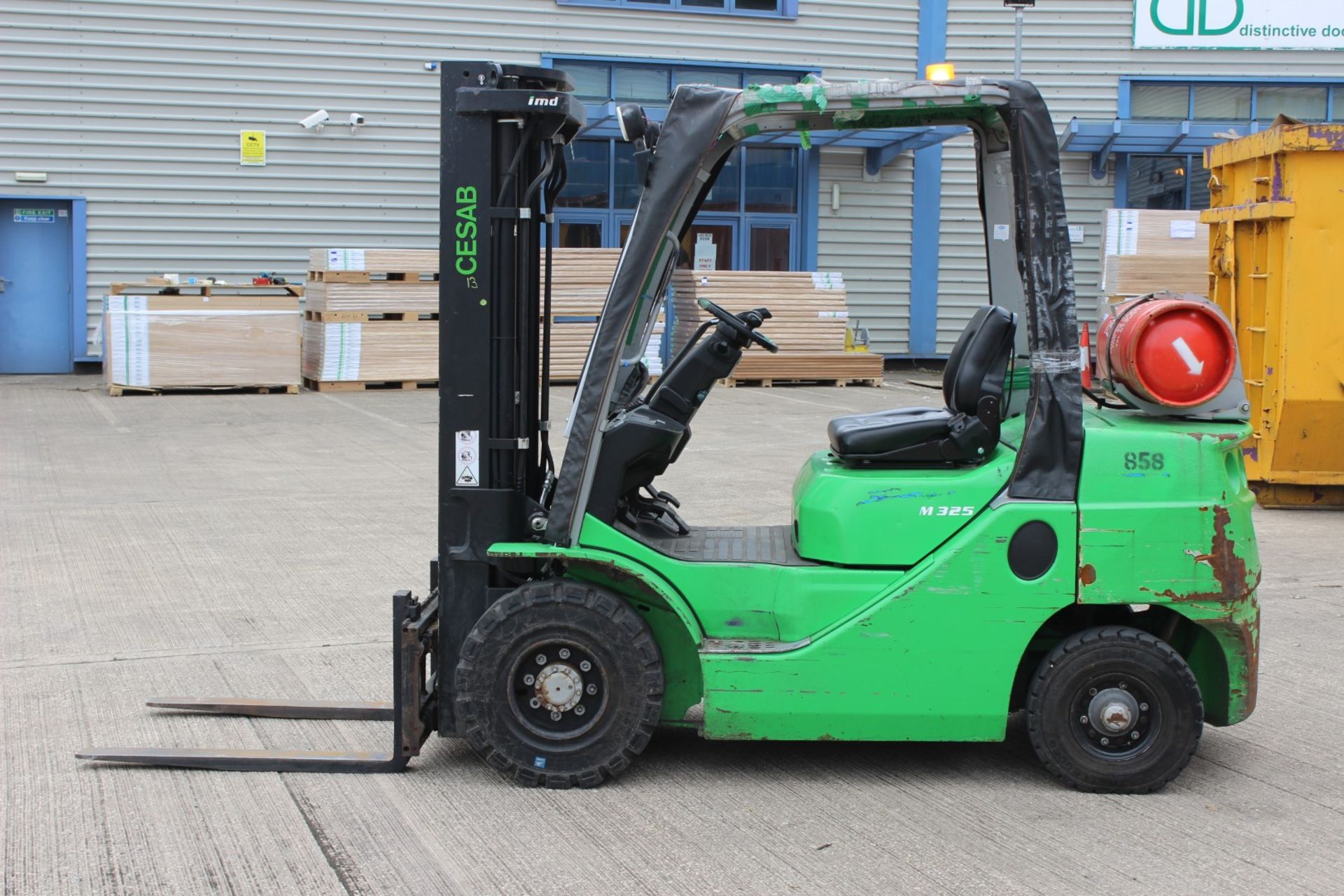 Cesab LPG forklift truck, W32SG, Capacity 2.5KG, Serial Number CE386718, Year 2014, Hours 3703 * - Image 3 of 7