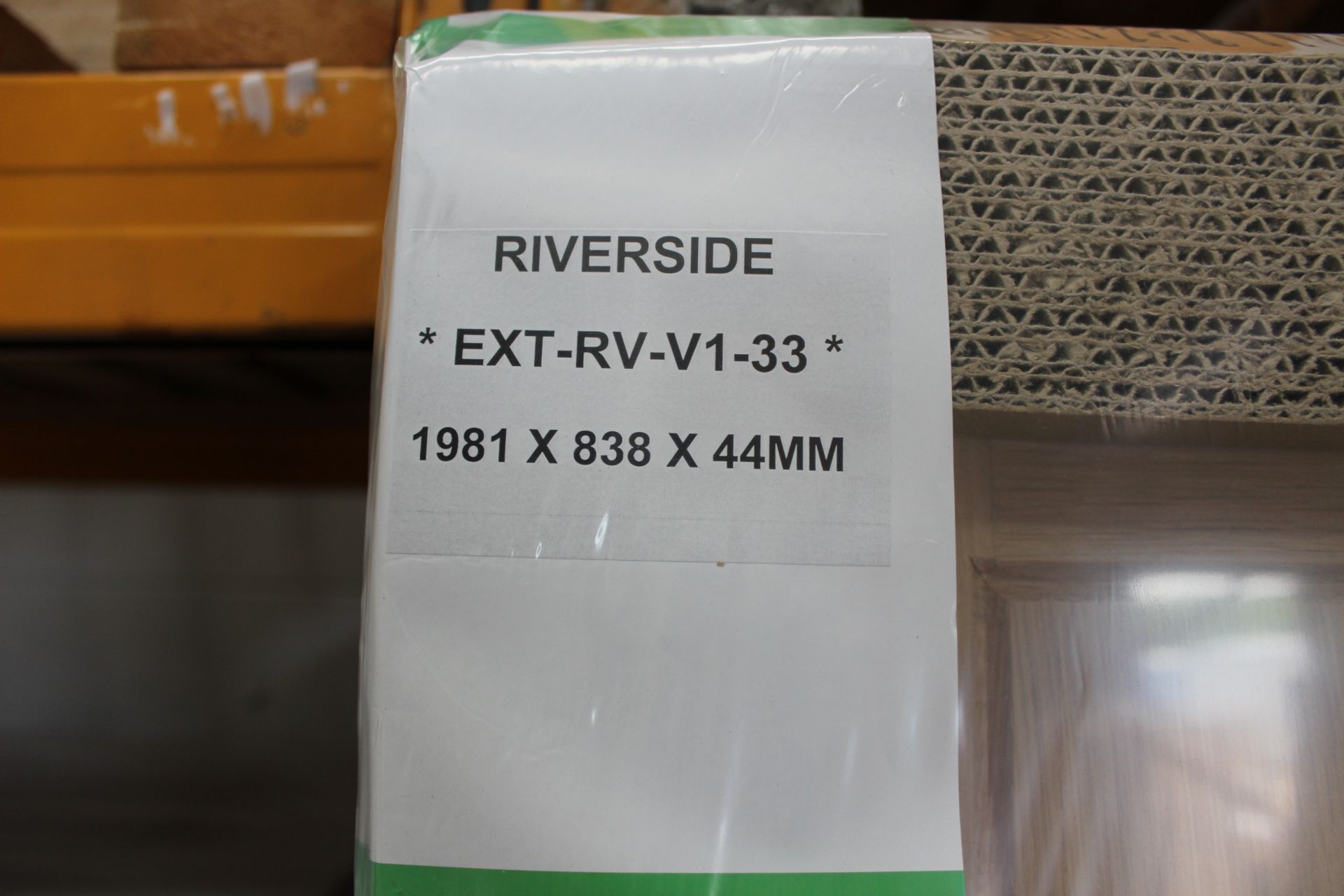 4 x Riverside EXT-RV-V1-33 external door, 1981mm x 838mm x 44mm - Lots to be handed out in order - Image 2 of 3