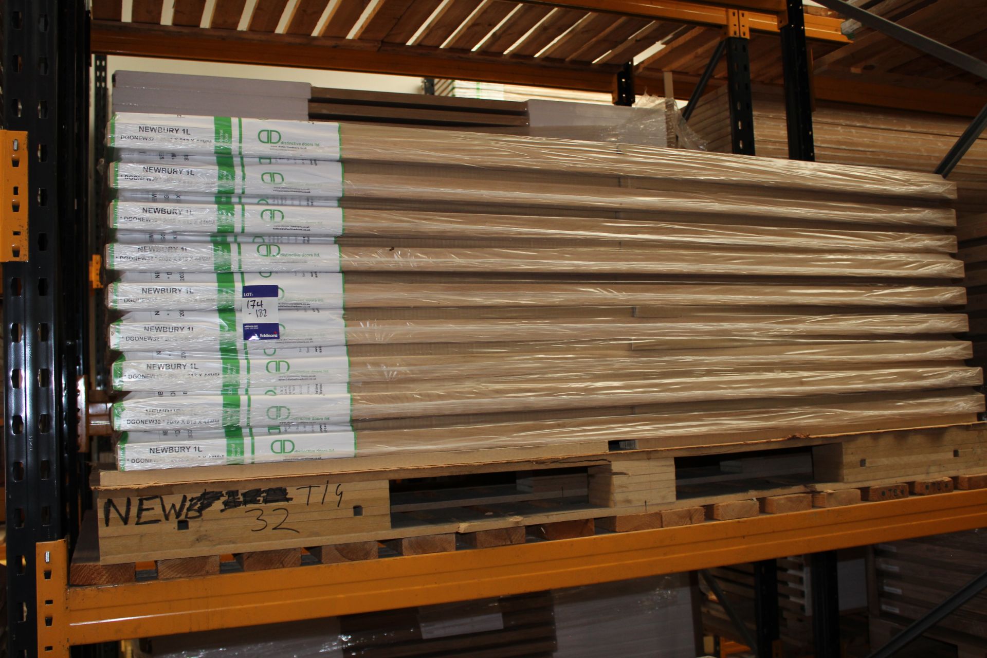 Newbury 1L External Door, 2032mm x 813mm x 44mm - Lots to be handed out in order they are stacked, - Image 2 of 3