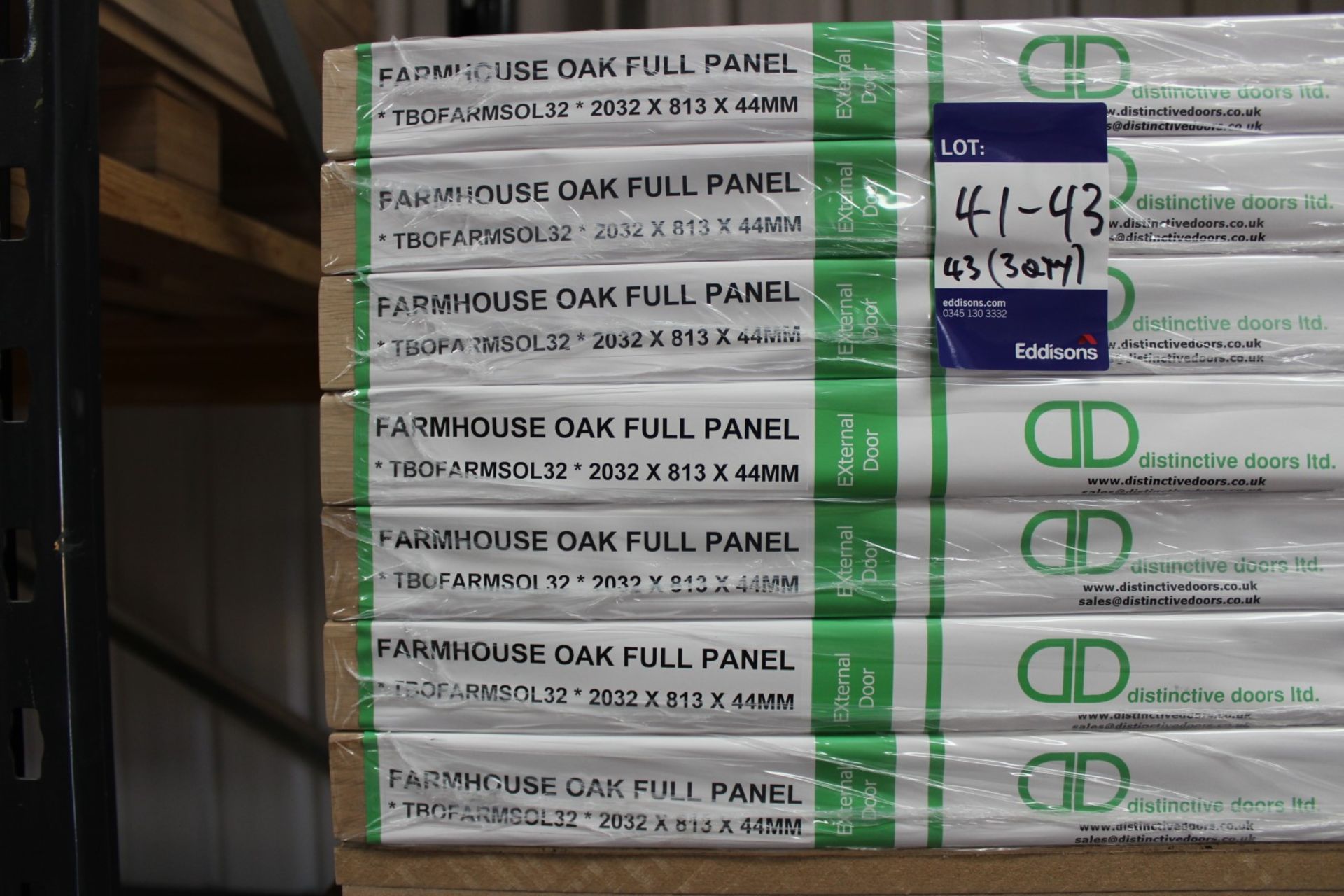 2 x Farmhouse Oak Full Panel external doors, TBOFARMSOL32, 2032mm x 813mm x 44mm - Lots to be handed - Image 3 of 3