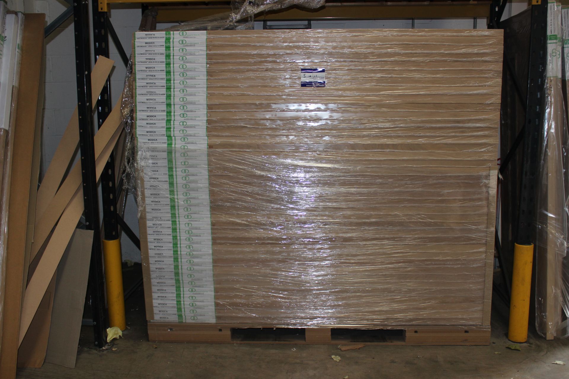 2 x Modica EXTMOD32 external door, 2032 x 813 x 44mm - Lots to be handed out in order they are - Image 2 of 2