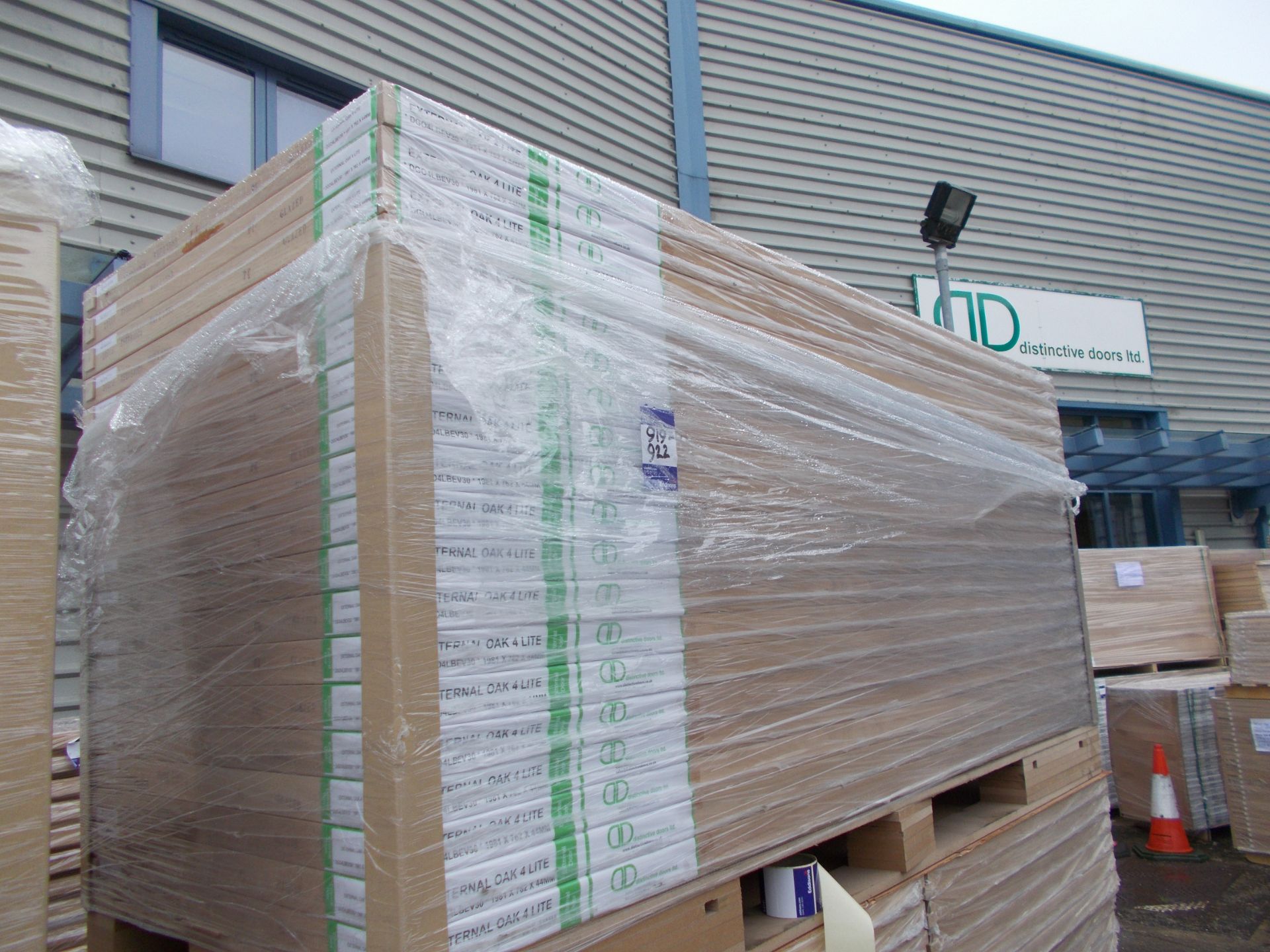 4 x External Oak 4 Lite DG04LBEV30 Ext Door 1981x762x44mm - Lots to be handed out in order they - Image 2 of 3