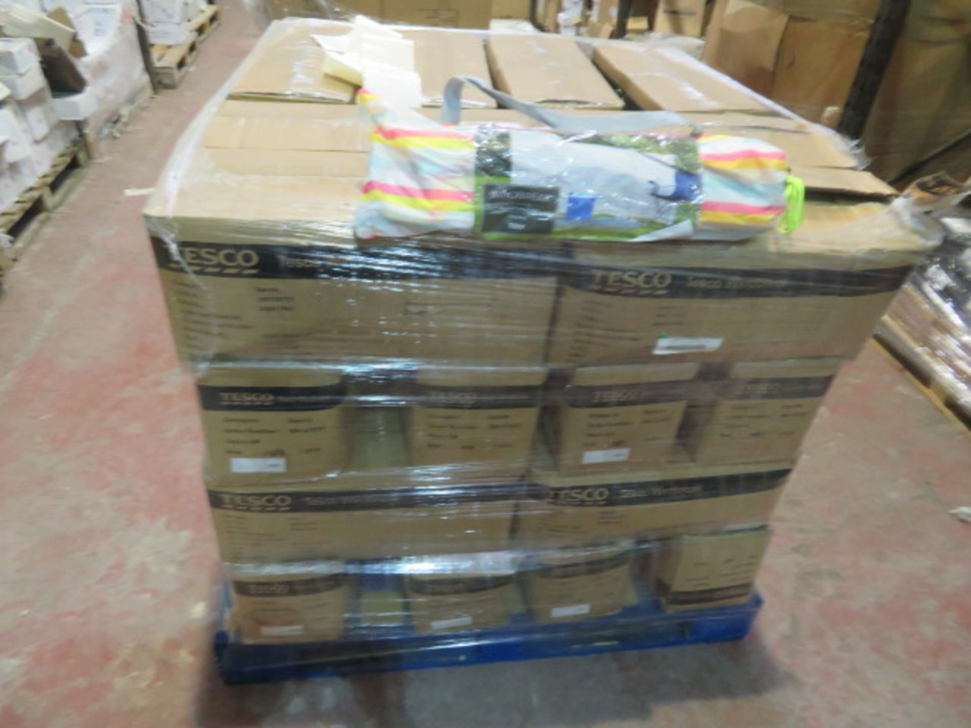 (P15) PALLET TO CONTAIN 64 x TESCO MEDIUM 4 POLE WIND BREAKS - EASY TO CARRY & ULTRA LIGHTWEIGHT - - Image 2 of 3