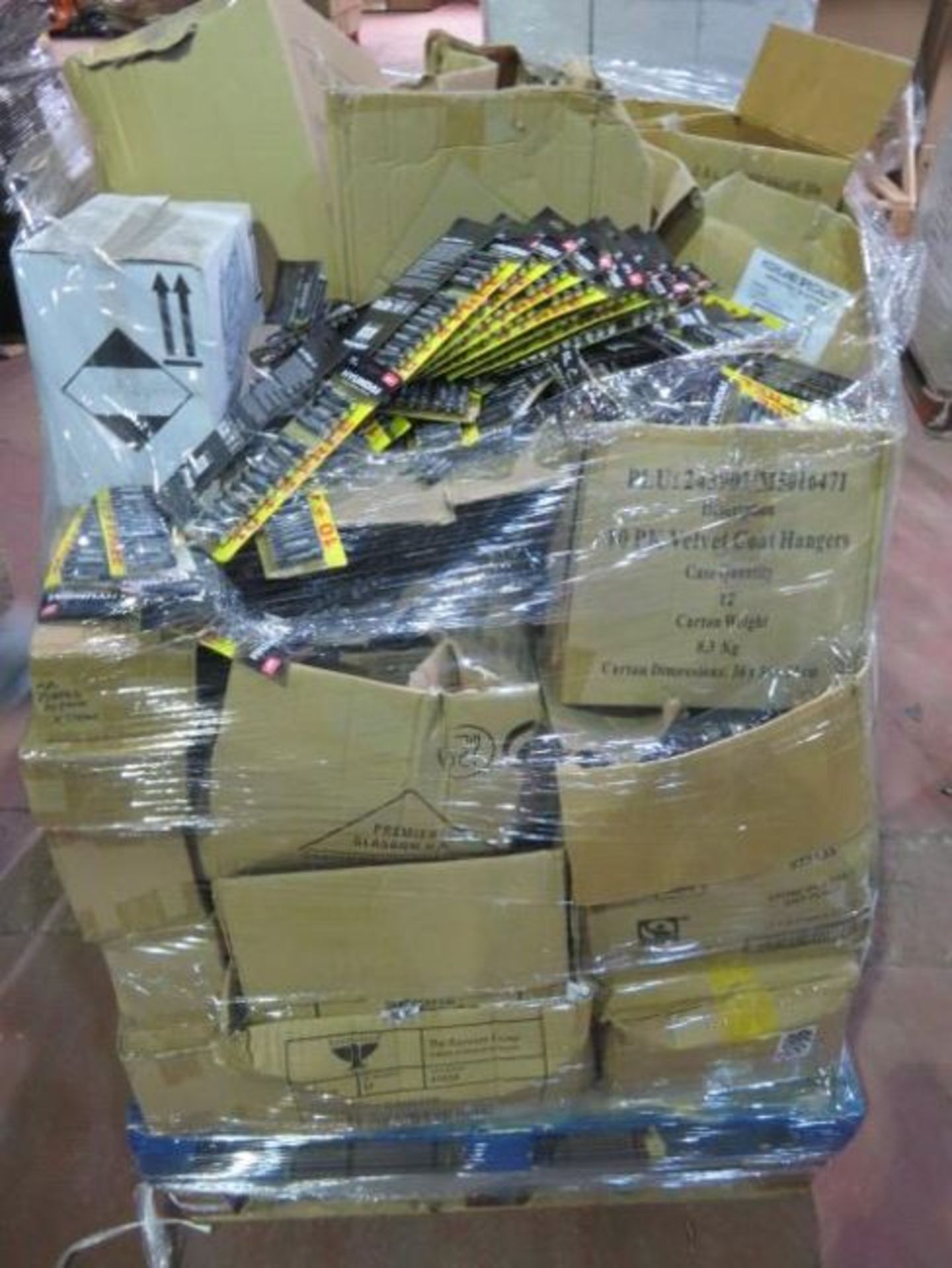 (BT12) LARGE PALLET TO CONTAIN A VERY LARGE QUANTITY OF BATTERIES TO INCLUDE: AAA, AA, WATCH - Image 3 of 3