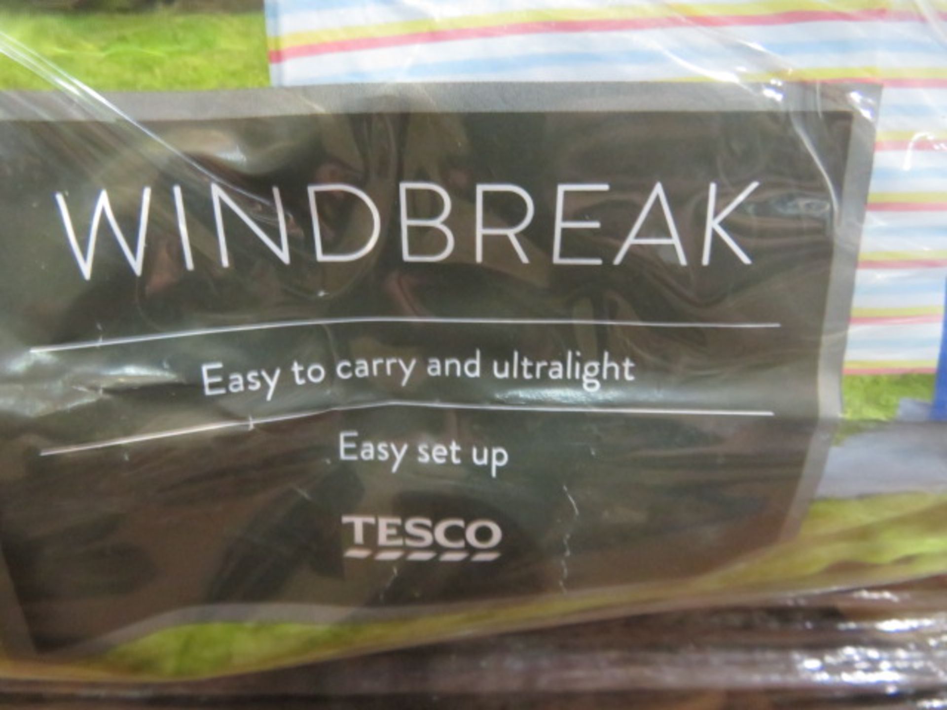 (P15) PALLET TO CONTAIN 64 x TESCO MEDIUM 4 POLE WIND BREAKS - EASY TO CARRY & ULTRA LIGHTWEIGHT - - Image 2 of 3