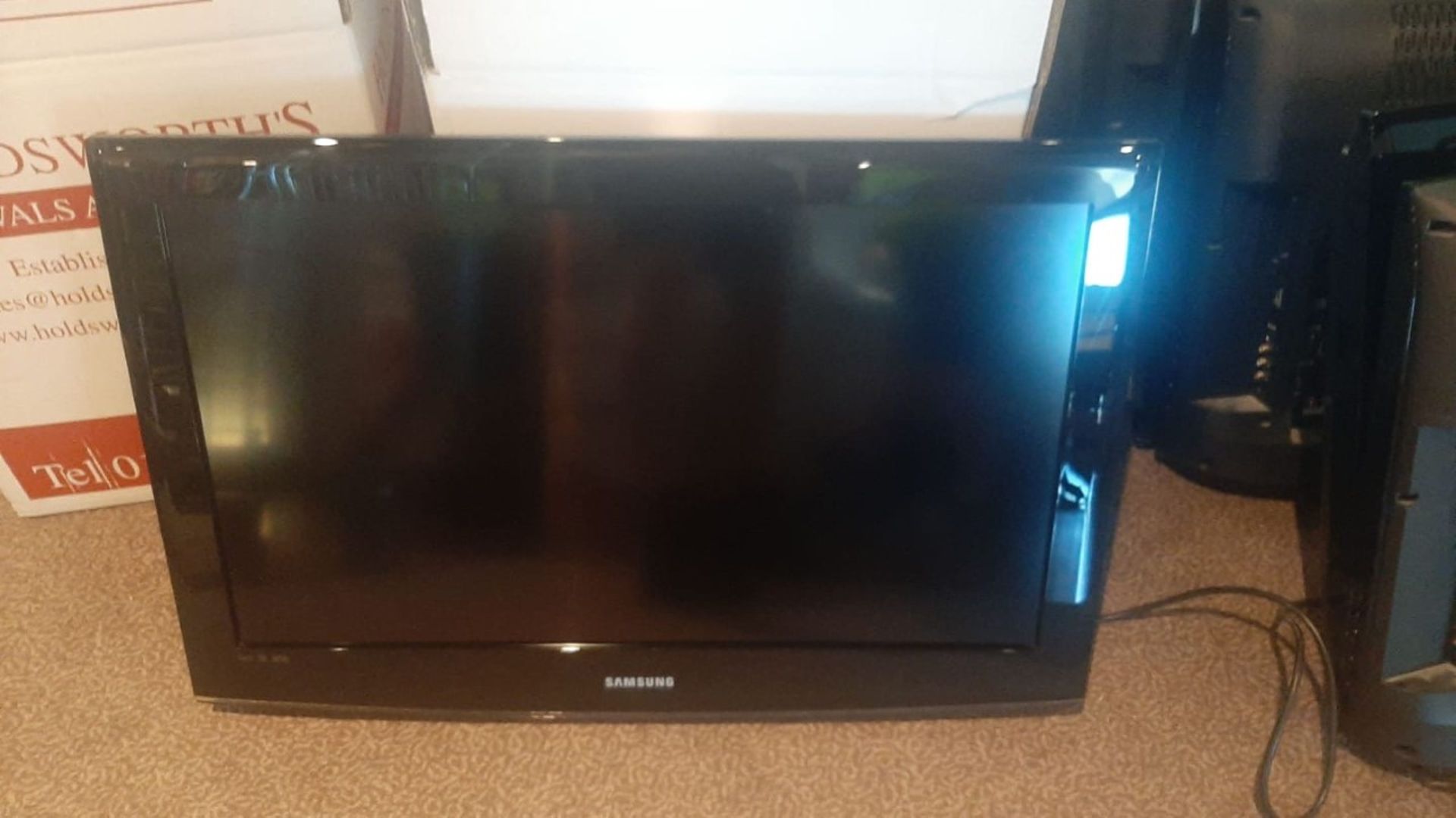 140 x SAMSUNG LE32A457C1D Series 4 LCD TV 32 INCH