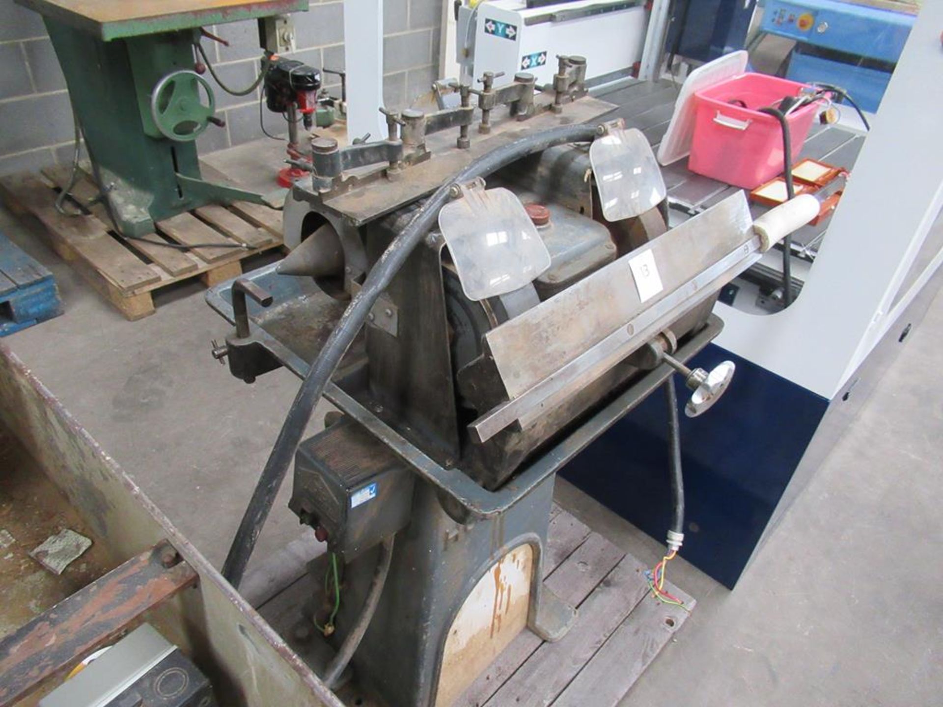 Holroyd Twin Headed Tool Grinder with clamping gear 3 phase - Image 3 of 3