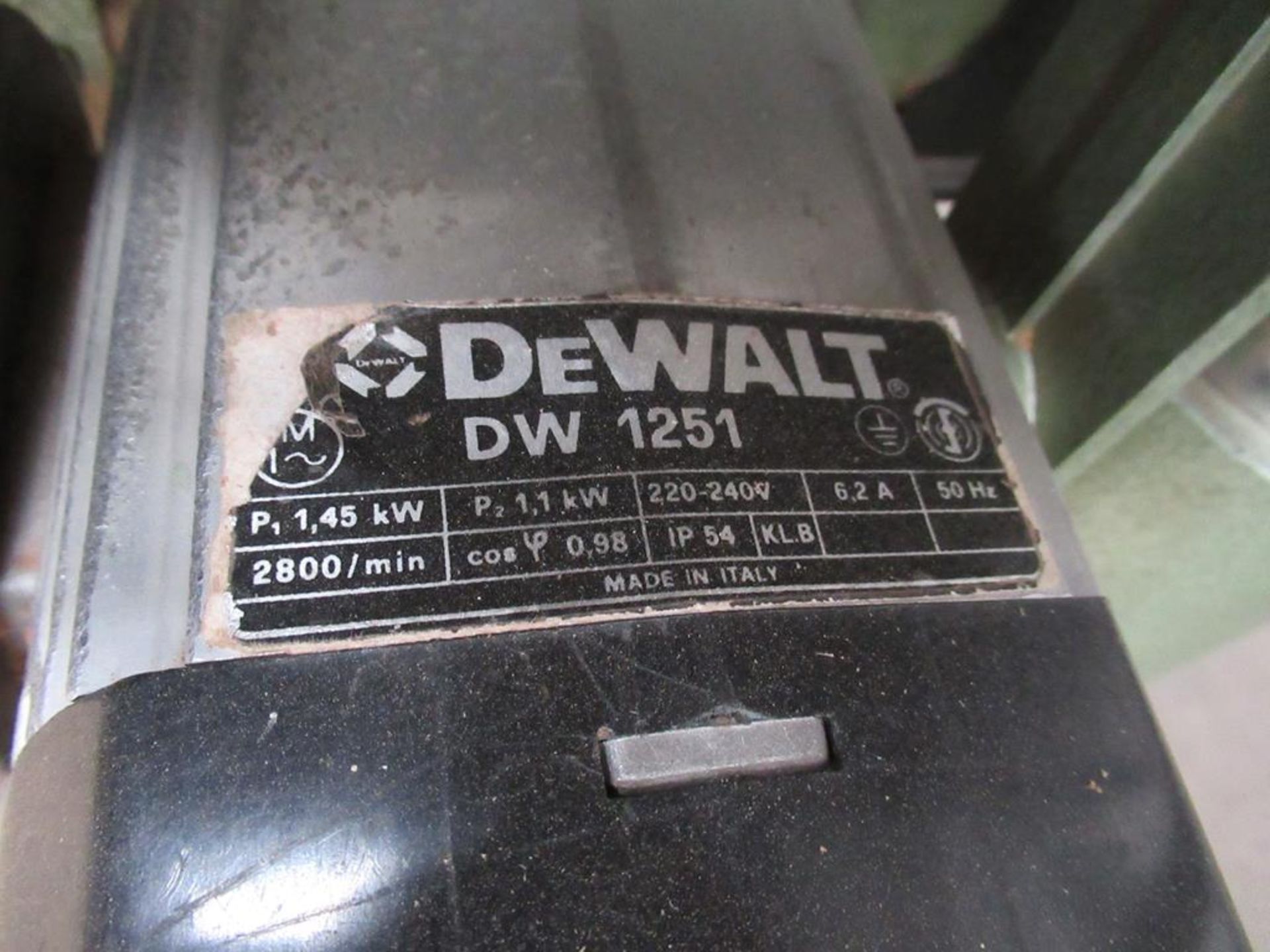 Dealt DW 1251 Cross Cut Saw 240V - Image 4 of 7