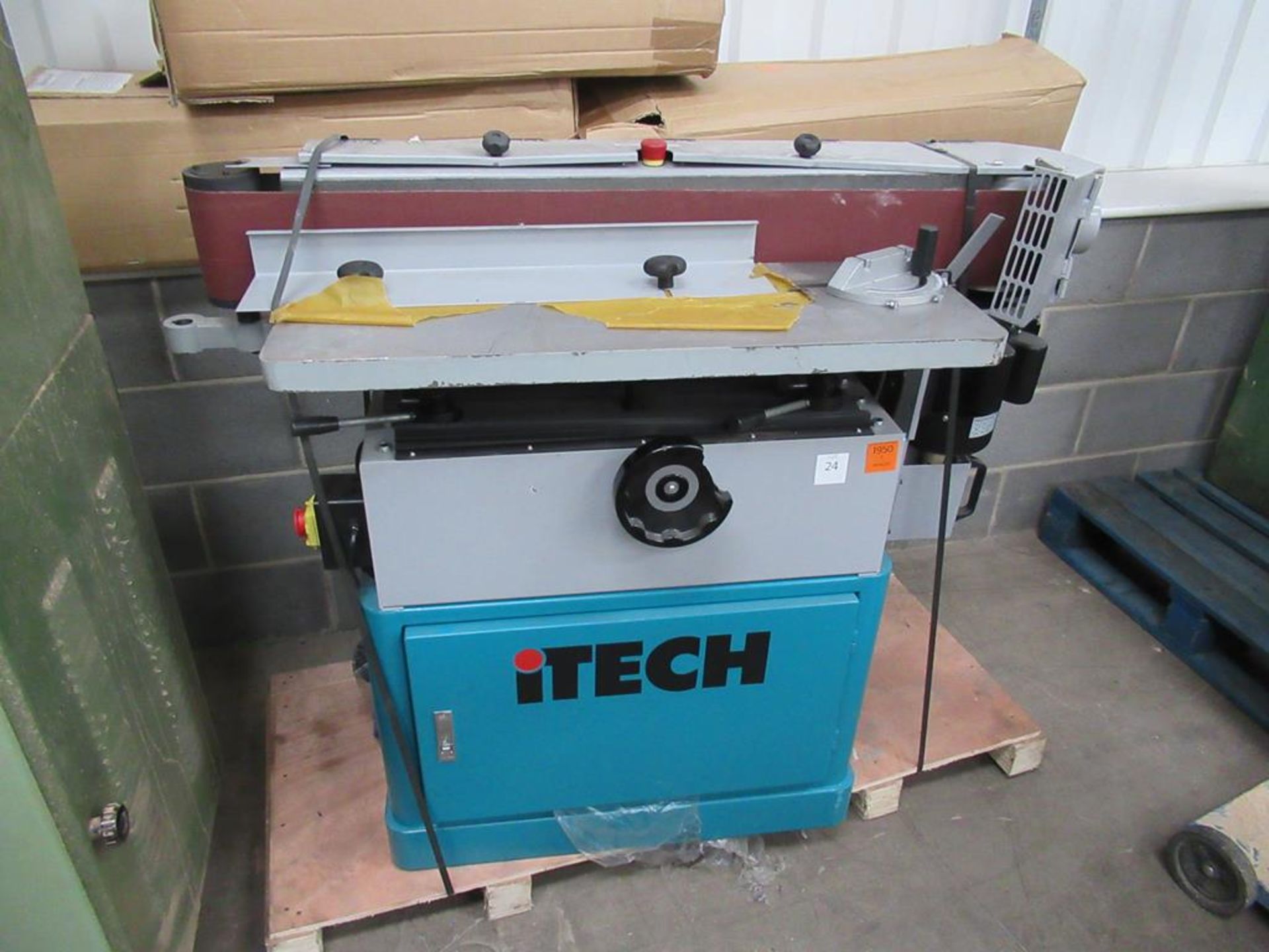 Itech ITWMB6X110 Horizontal Finishing Belt Sander 240V. Bed size 1010x190mm Belt length 2750mm Width