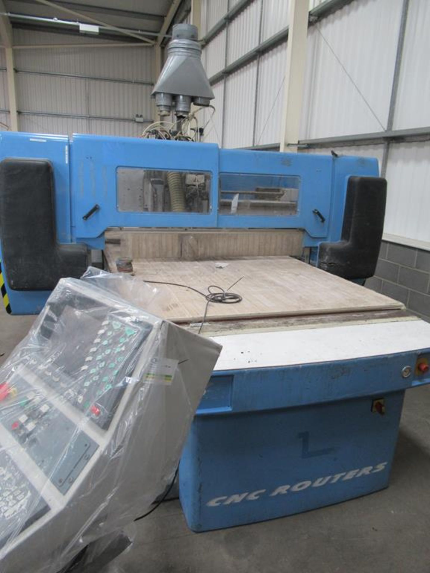 Rye QM 10x5 CNC Router with control console on vacuum pump 3 phase. Please note that a Risk Assessme - Image 2 of 10