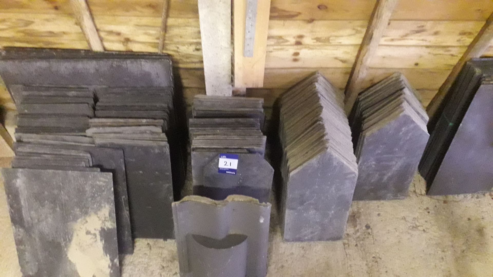 Quantity of 20 x 10 Natural Slate Tiles and 20 x 1 - Image 2 of 2