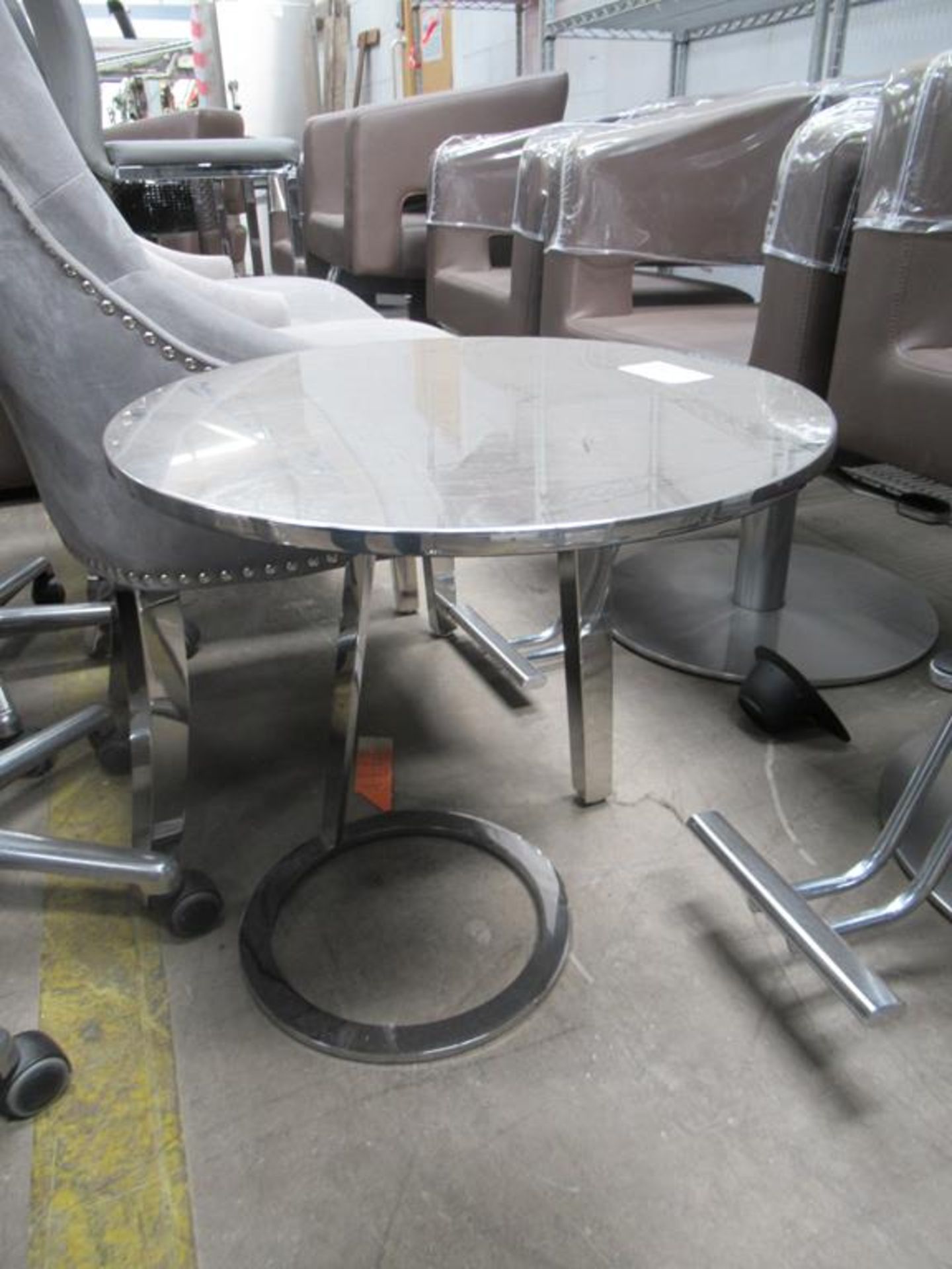 A pair of grey and chrome chairs with table - Image 3 of 3