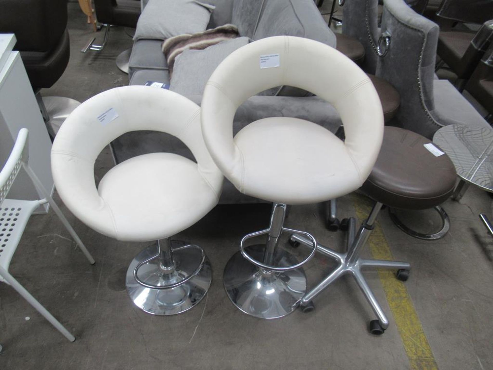 Seven assorted stools - Image 2 of 4