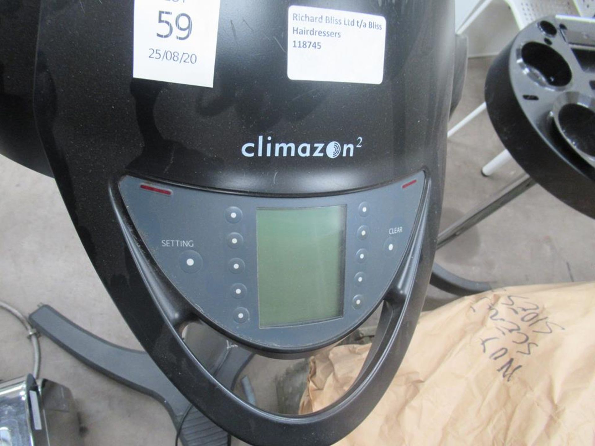 A Wella Climazon² hair dryer together with utility tray (no containers) - Image 4 of 7