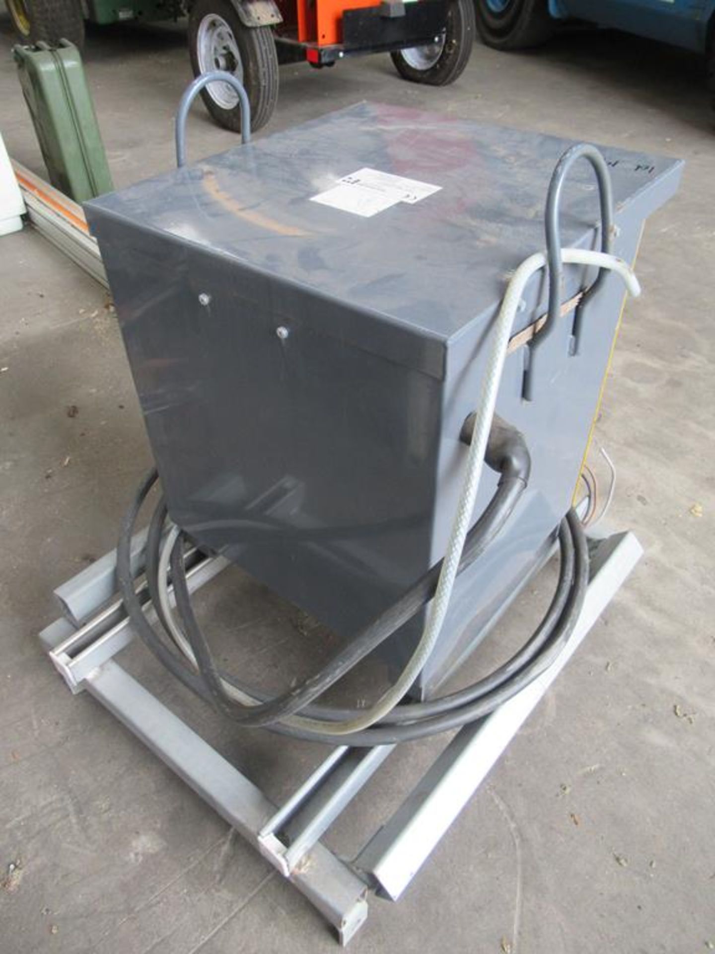 Electric Juntcion Box. Please note there is a £10 Plus VAT Lift Out Fee on this lot - Image 3 of 5