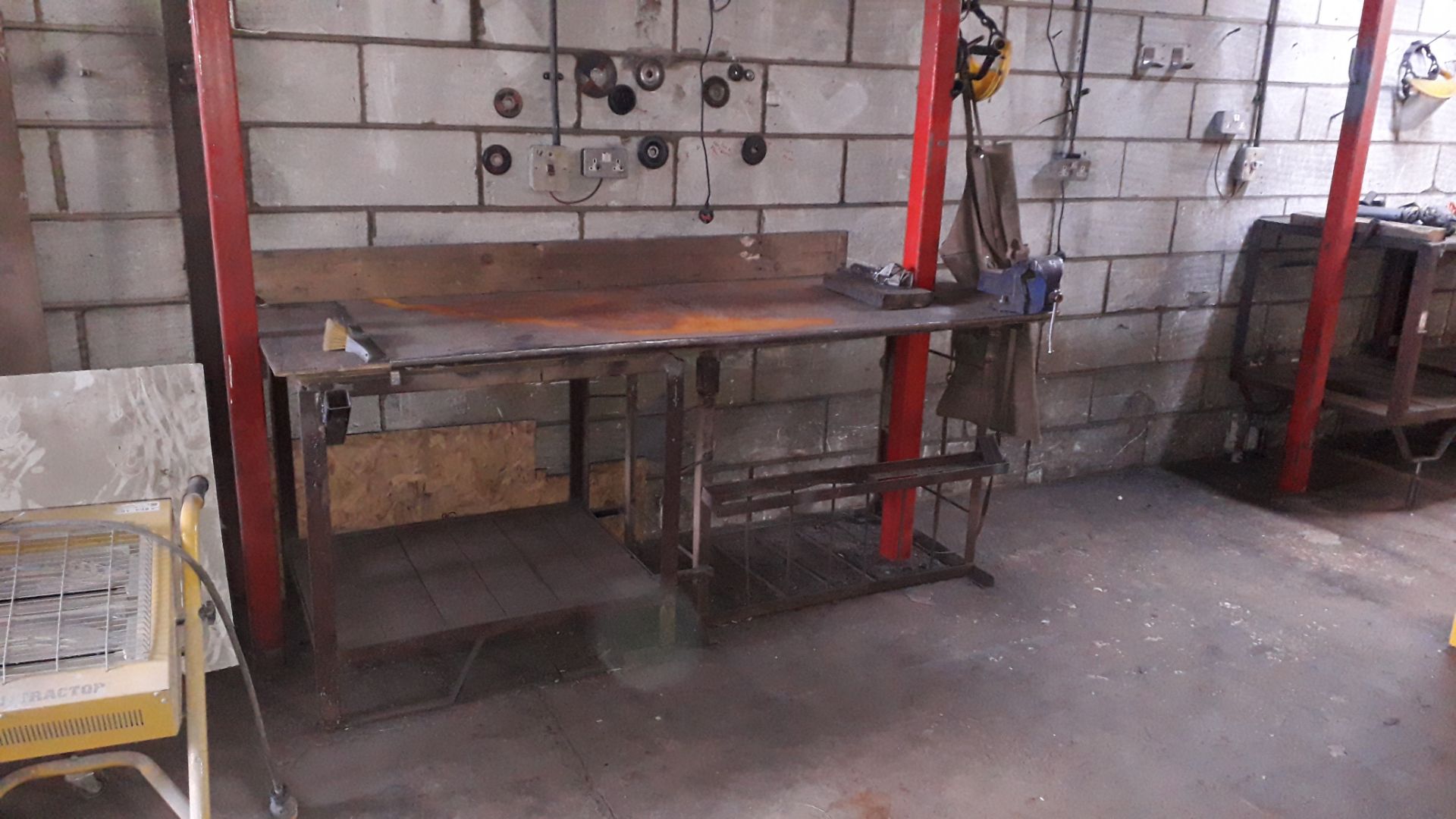 Steel Work Bench with fitted Record 3 Vice 220x80x