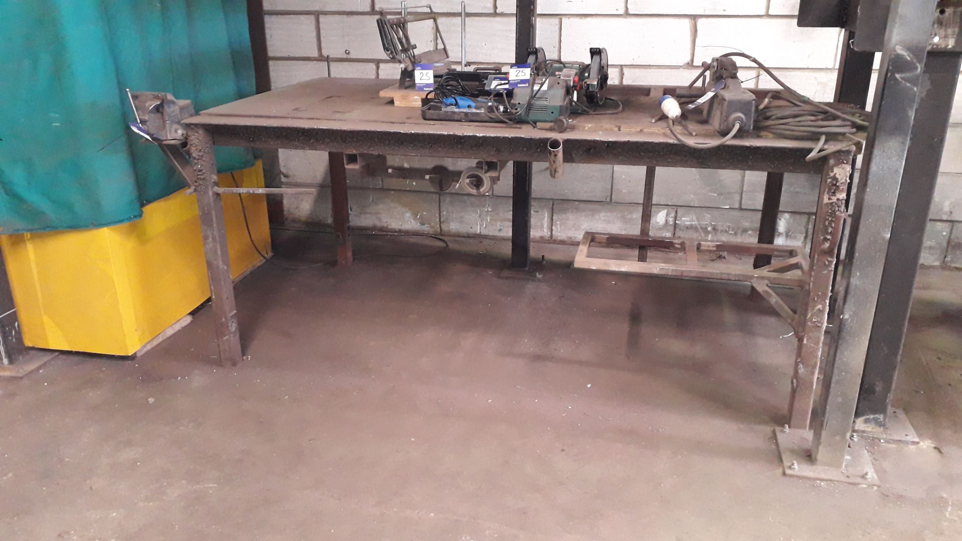 Steel Work Bench with Fitted Vice 200x120x90 (Cont