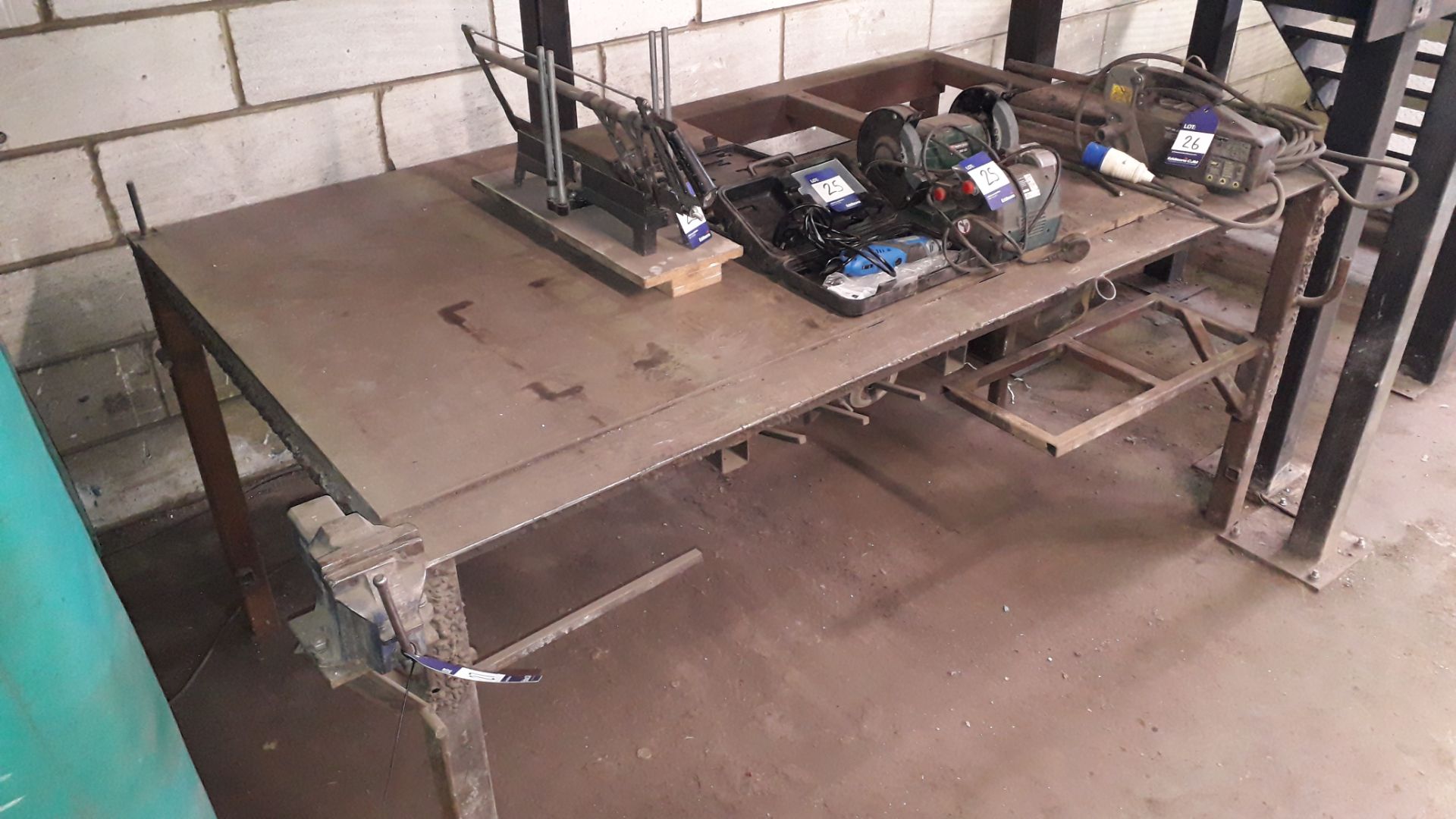 Steel Work Bench with Fitted Vice 200x120x90 (Cont - Image 3 of 3