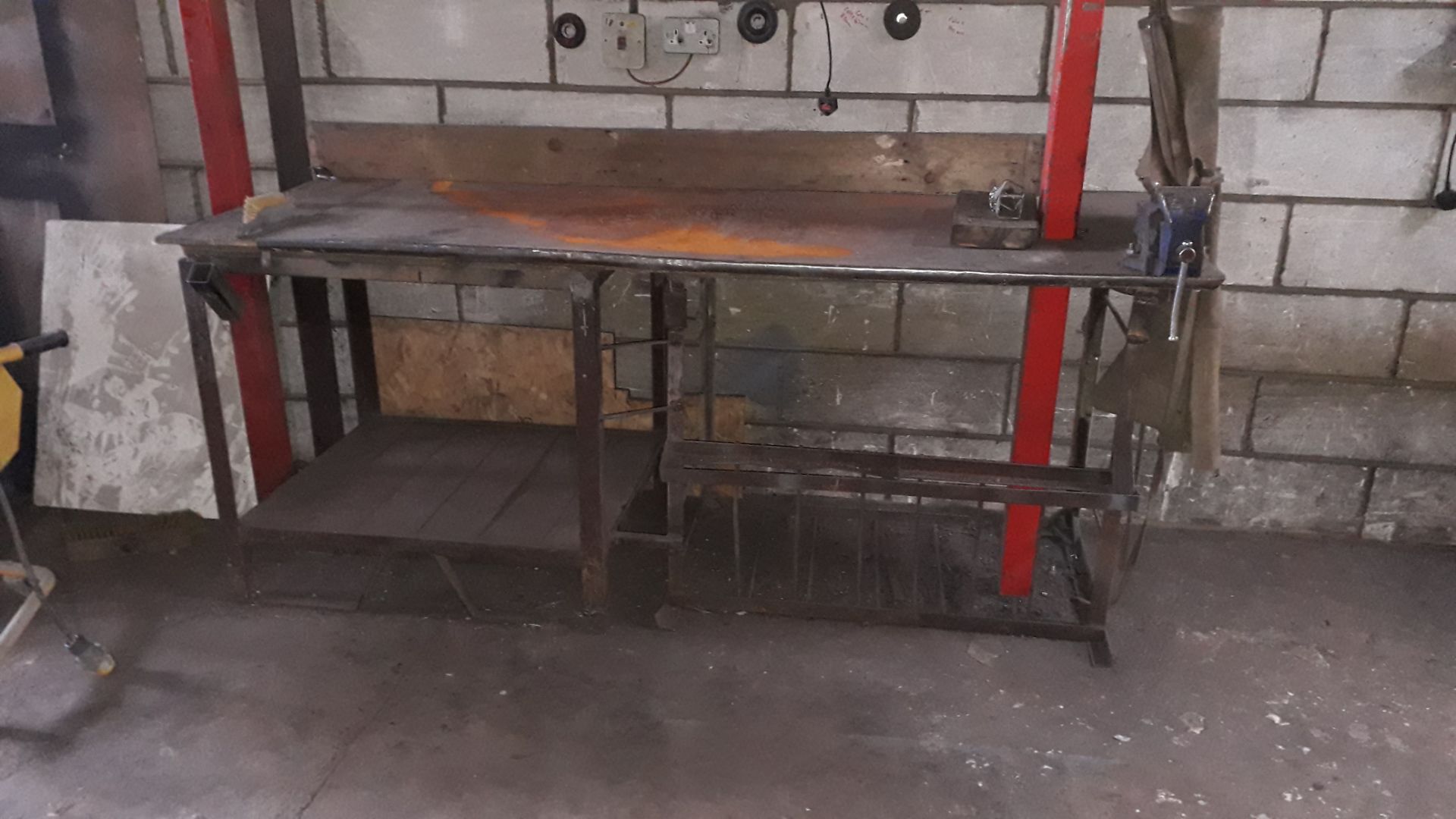 Steel Work Bench with fitted Record 3 Vice 220x80x - Image 2 of 5