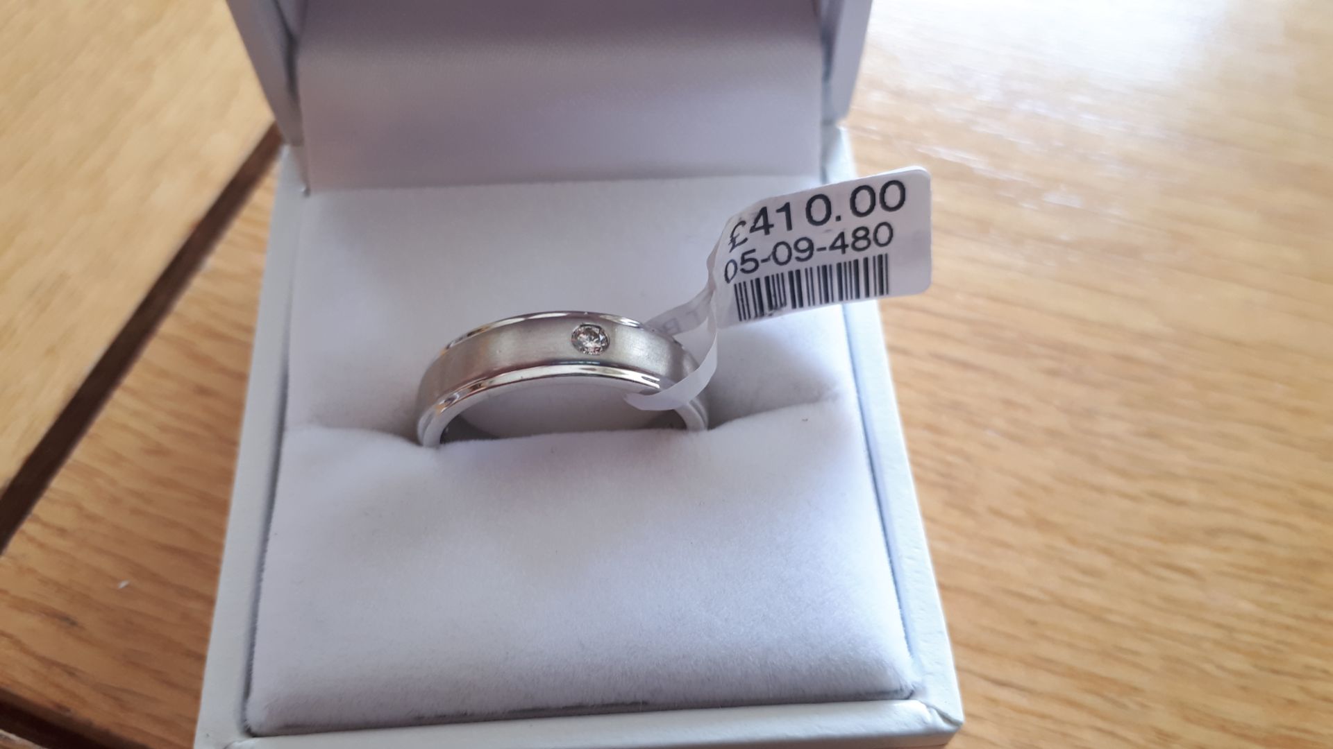 9CT WG 1 Diamond set band, Size = M, RRP £410 Viewing Strictly by appointment only - Image 2 of 3