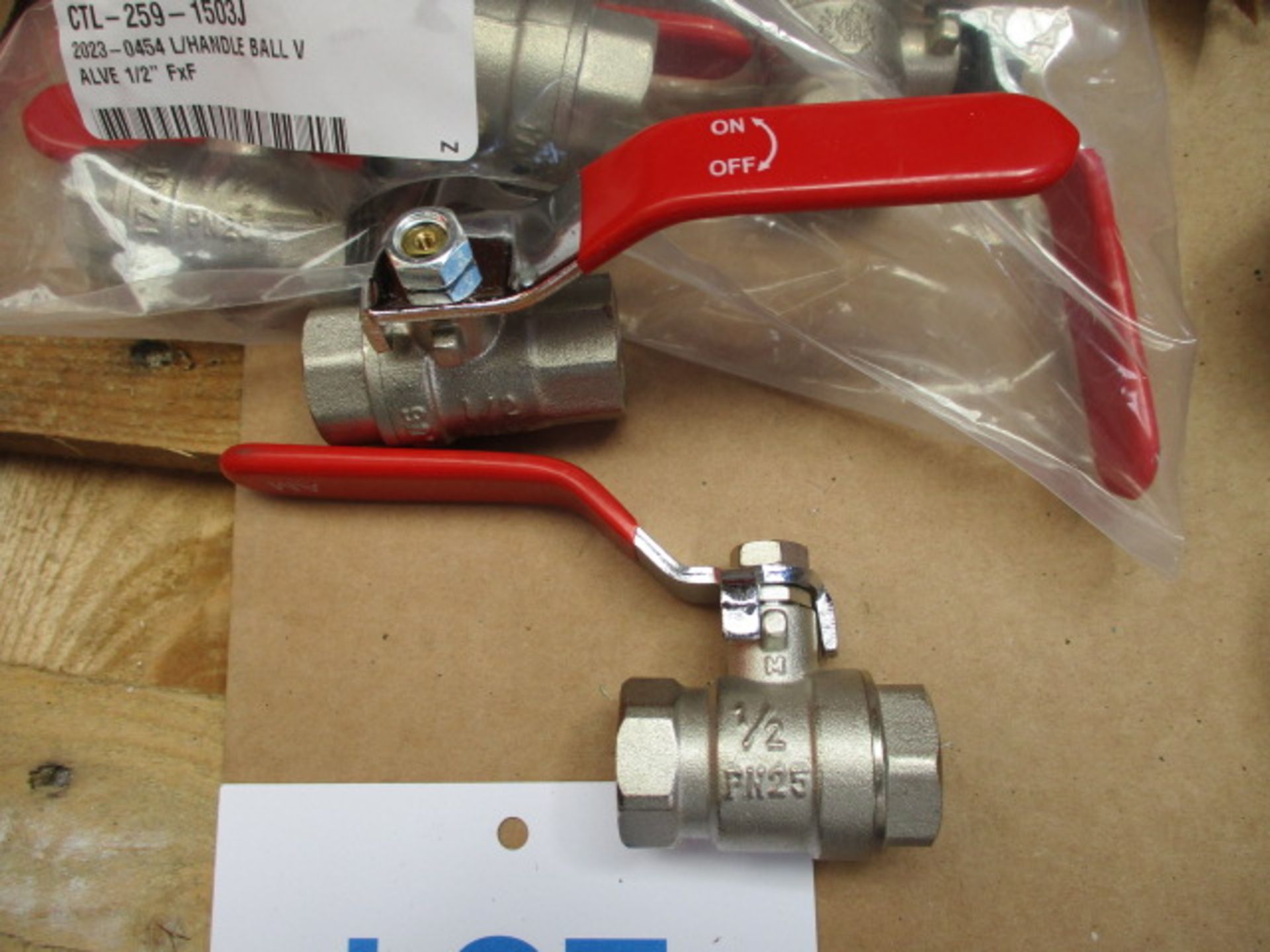 Ball valves - Image 3 of 4