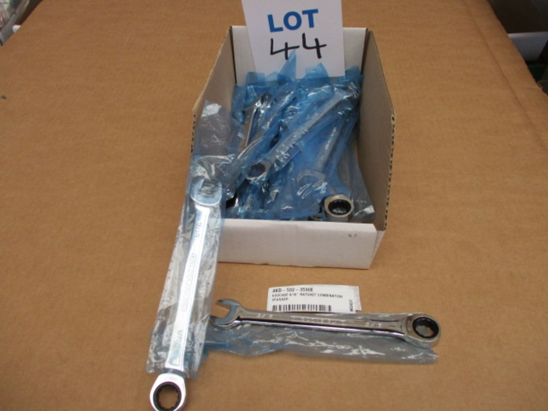 Ratchet type combination spanners