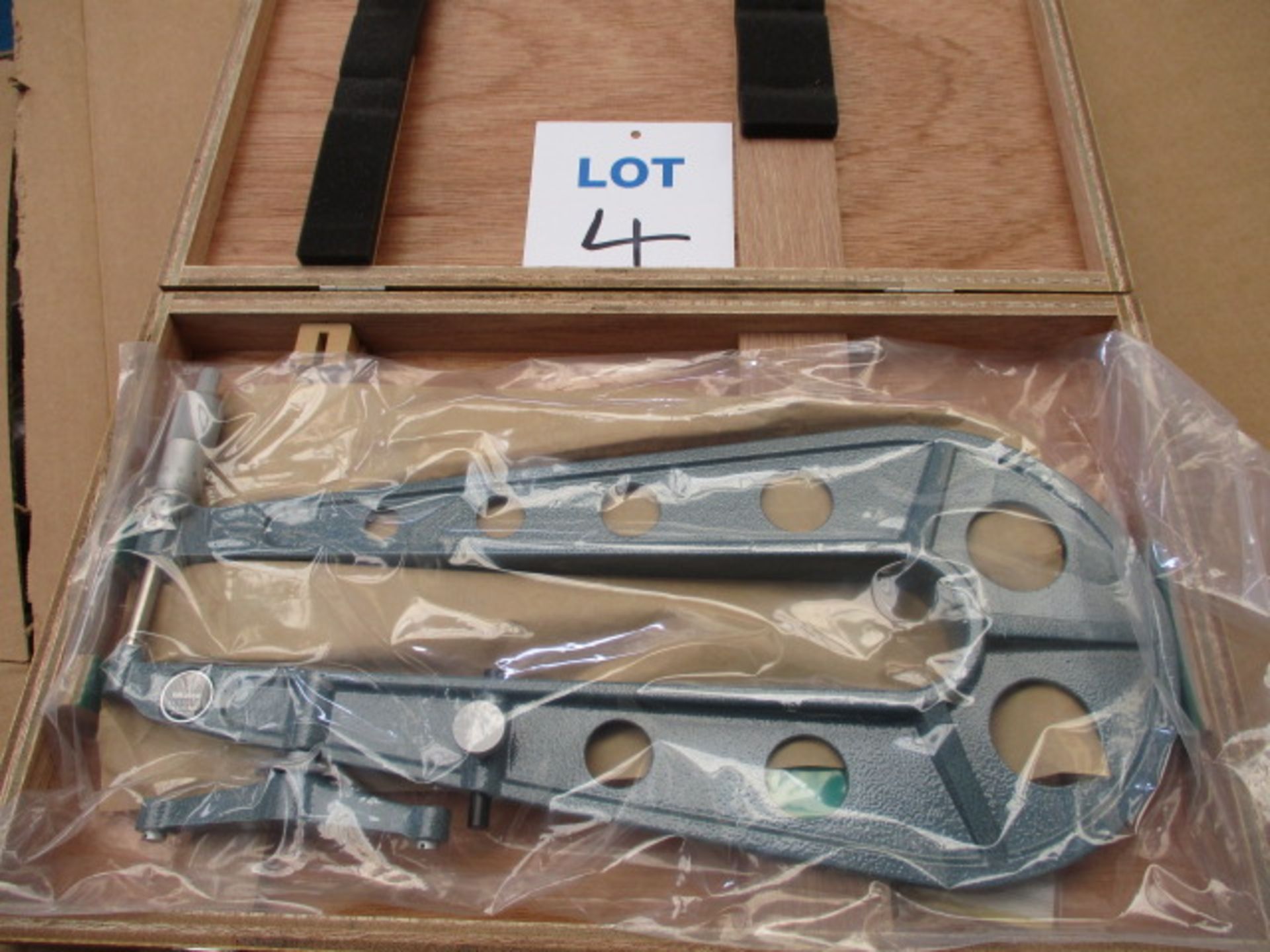 Sheet metal micrometer