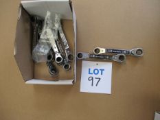 Snap-on reversible ratchet spanners