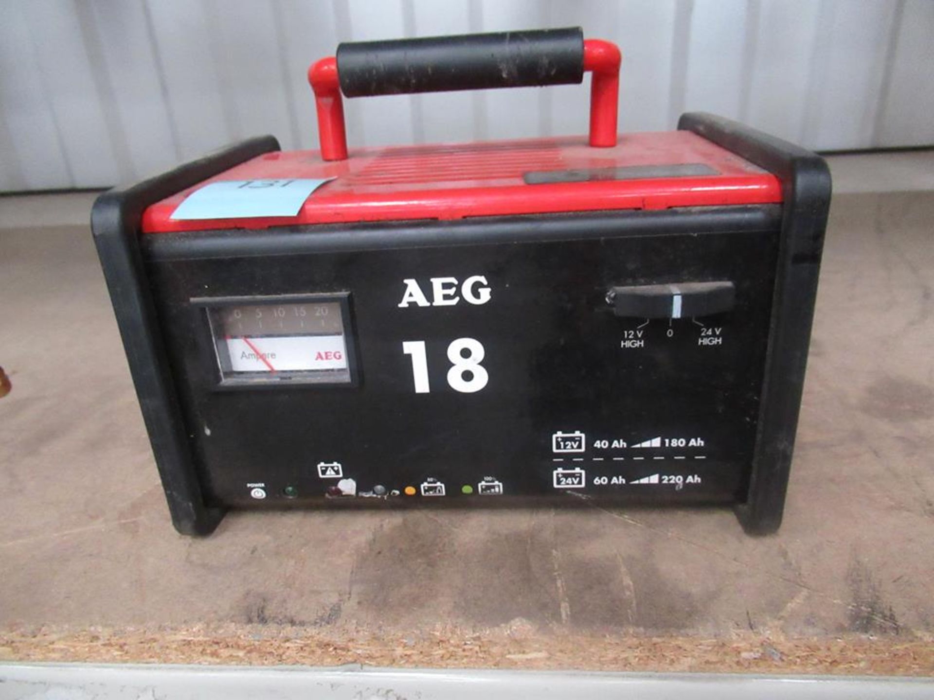 AEG 18 battery charger - Image 2 of 2