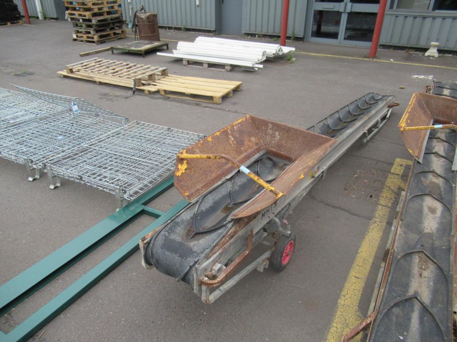 Mace mobile electric 110V conveyor