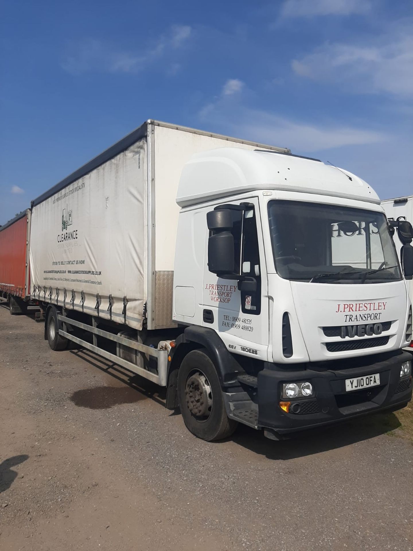 IVECO 180E25 CURTAINSIDED LORRY WITH TAIL LIFT. MO - Image 4 of 10