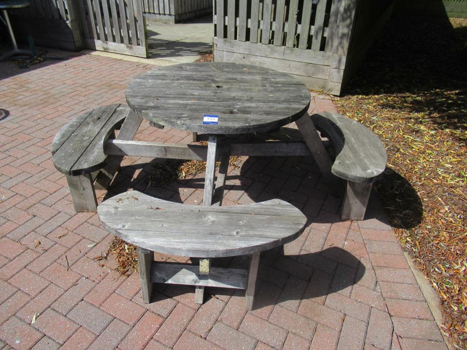 Metal Framed Circular Glass Top Garden Table with 4 x Metal Framed Garden Chairs - Image 4 of 4