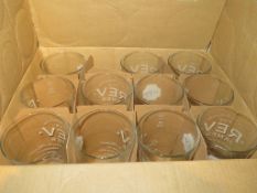 Large qty of glassware to inc pint glasses, wine glasses etc