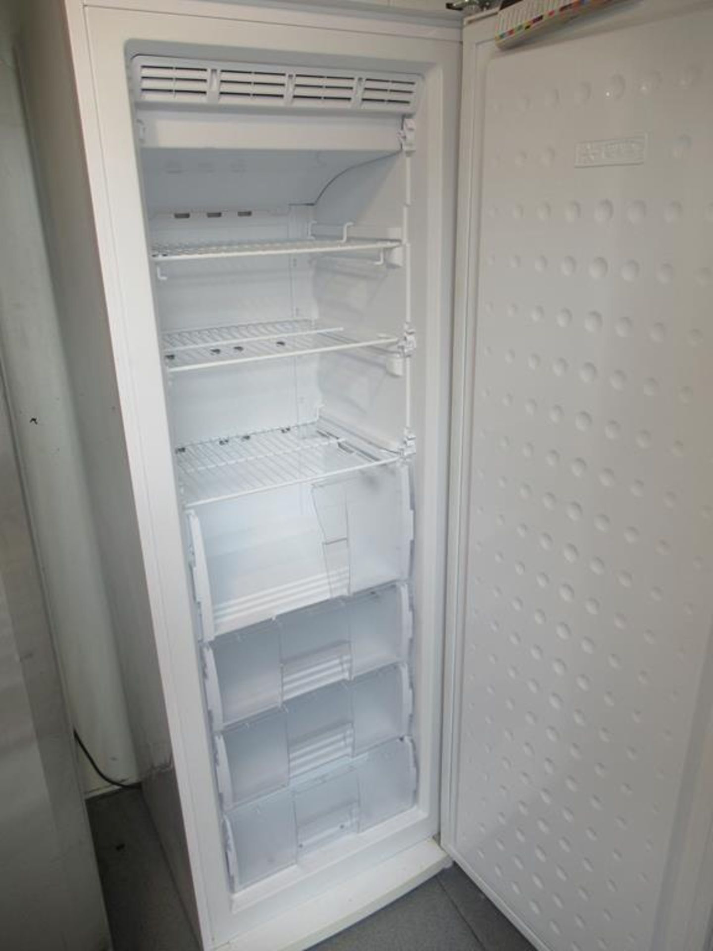 Beko TZA6016FFW Upright Fridge/Freezer - Image 2 of 3