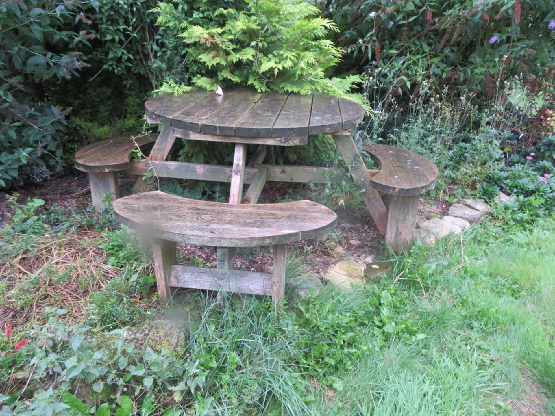 2 x round wooden garden bench tables - Image 2 of 2