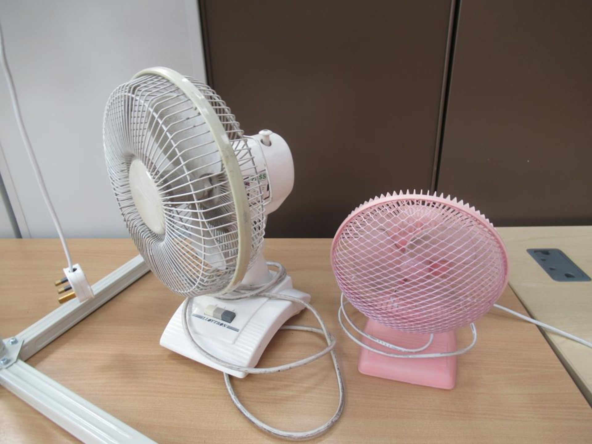 4 x fans and 2 x heaters - Image 2 of 3