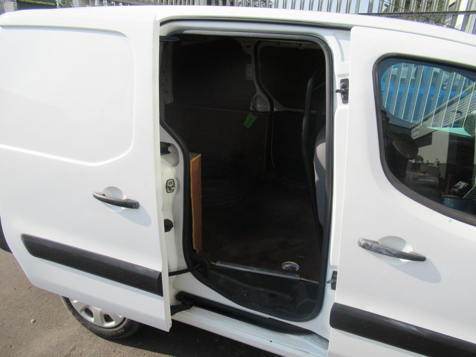 Peugeot Partner 750 S L2 HDI Panel Van - Image 9 of 12