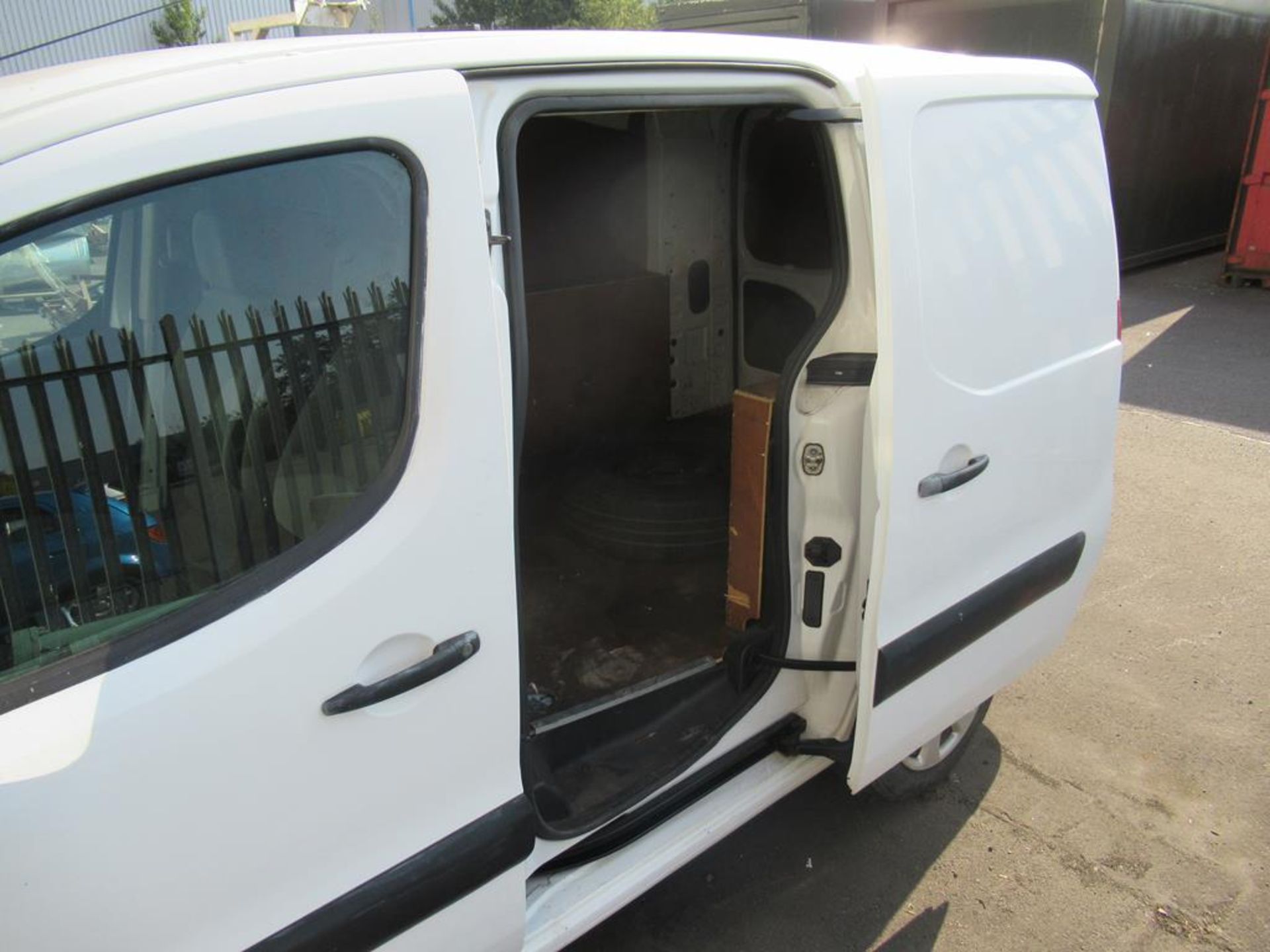 Peugeot Partner 750 S L2 HDI Panel Van - Image 8 of 12