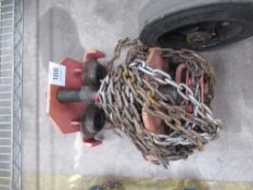 Trolley chain hoist with chain