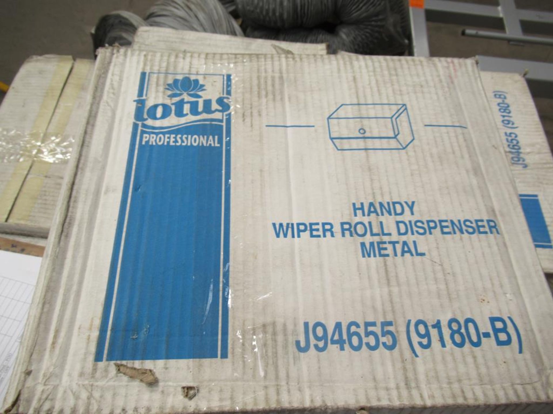 Pallet of Lotus 'handy wiper roll dispensers' - Image 2 of 3