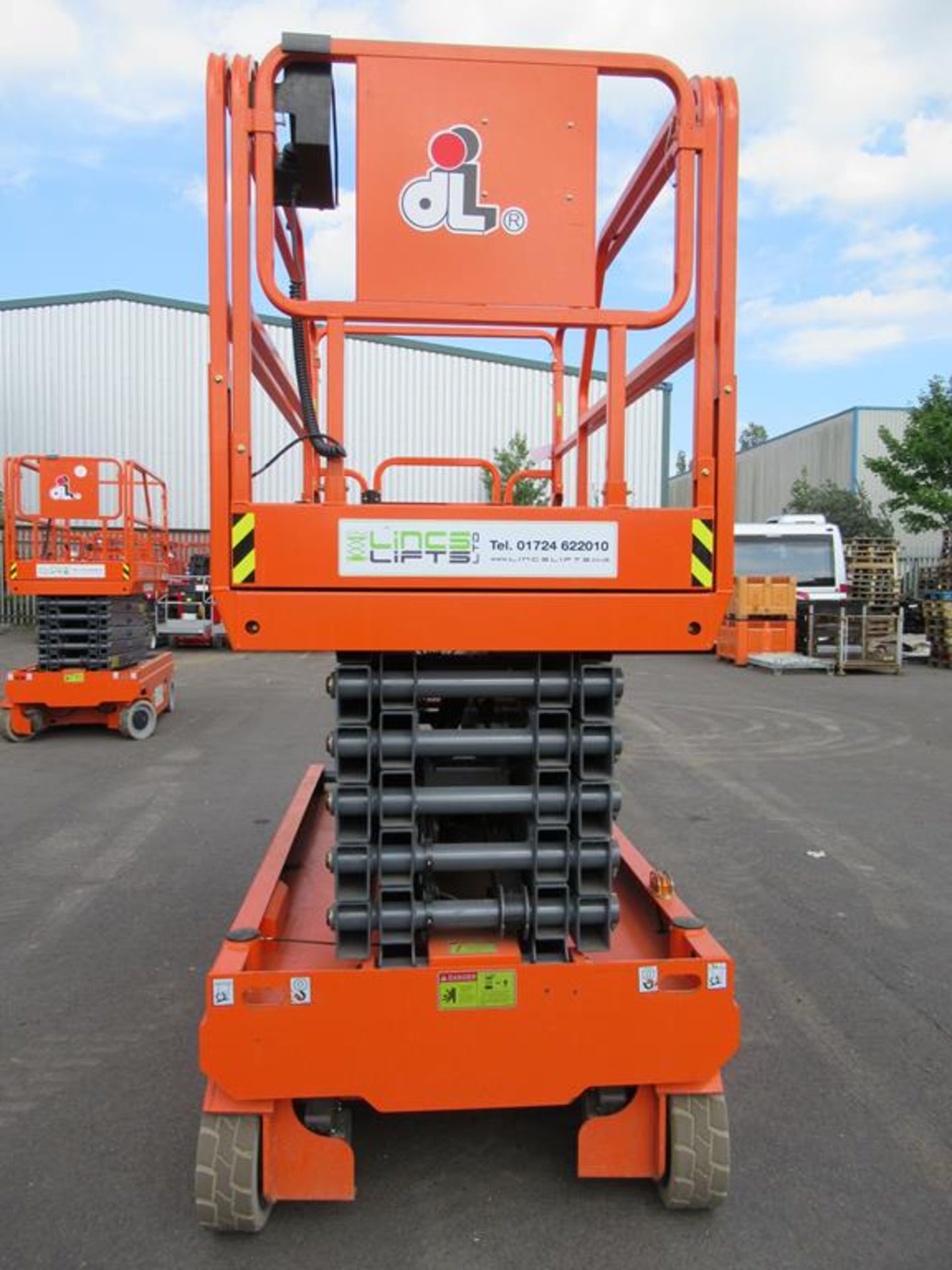 Dingli JCPT 1412 DC 24V electric scissor lift - Image 5 of 7